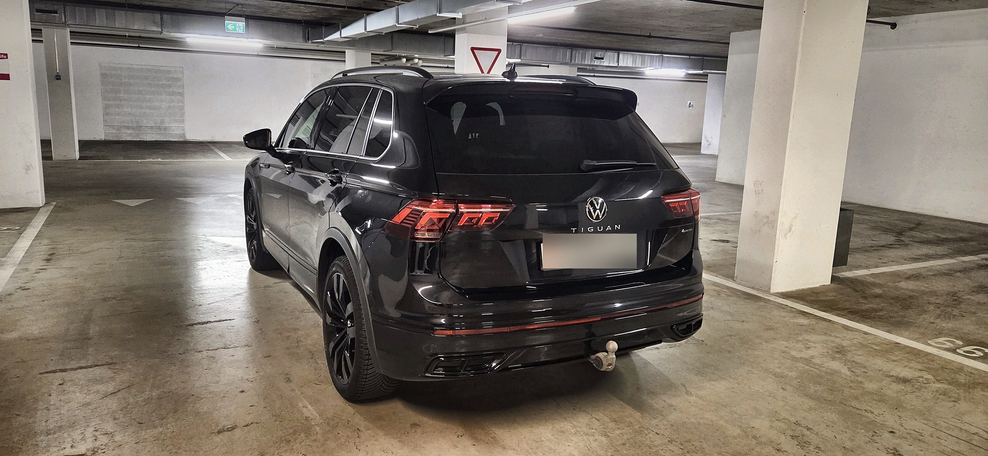 VW Tiguan 2.0 TDI SCR R-Line DSG 4 motion-image-2