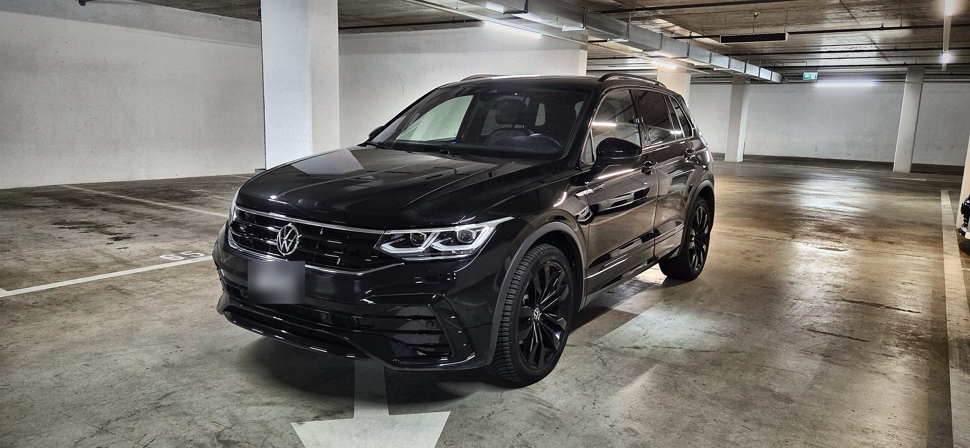 VW Tiguan 2.0 TDI SCR R-Line DSG 4 motion-image-0