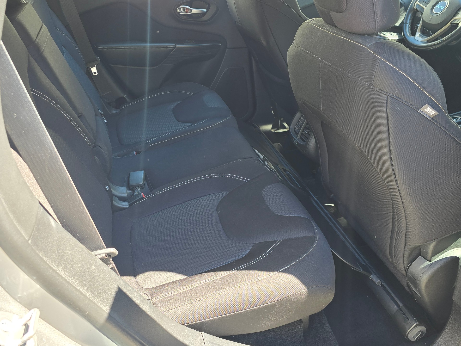 JEEP Cherokee 2.0TD Longitude Swiss Edition AWD 9ATX-image-9