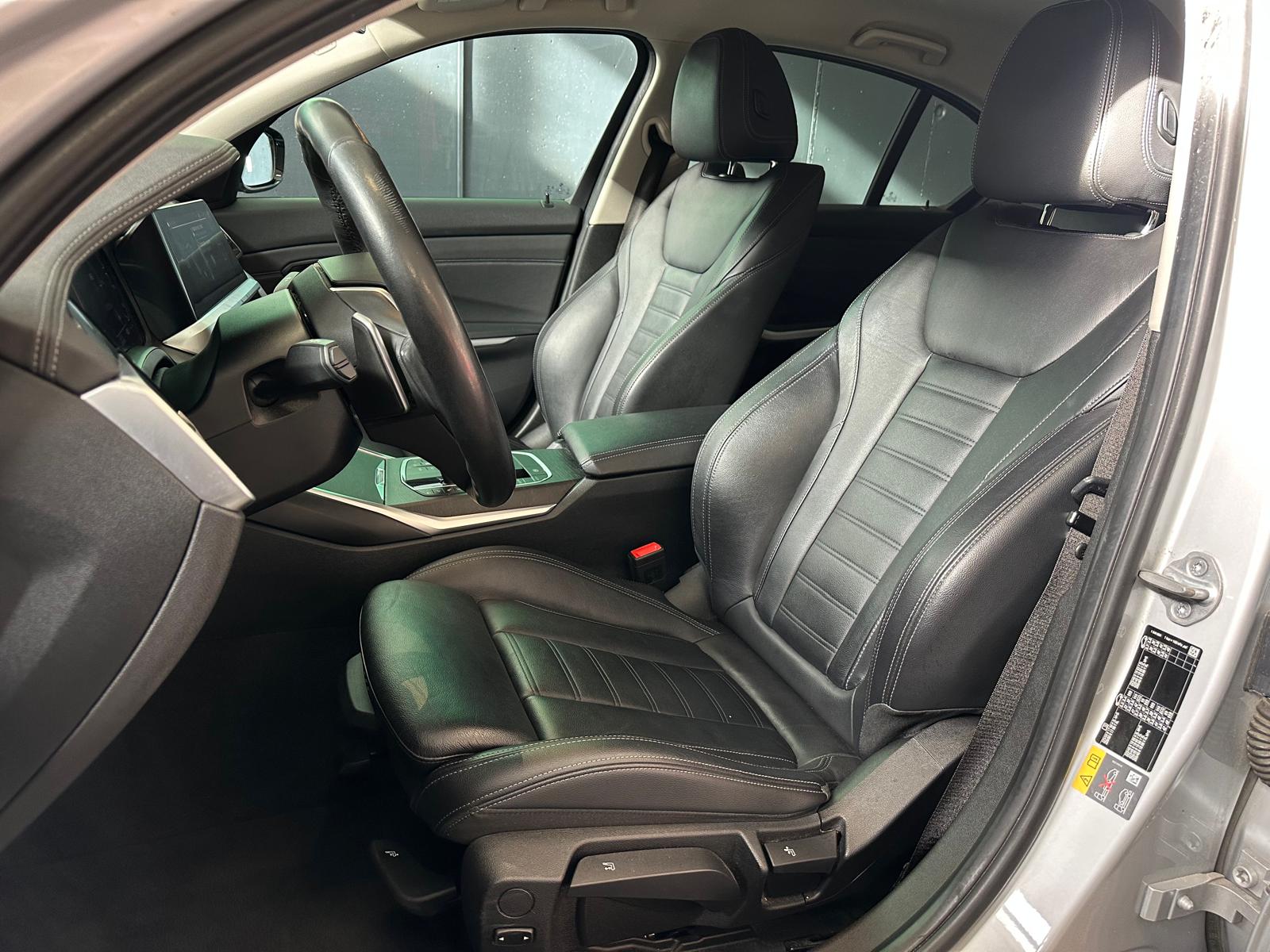 BMW 330e Steptronic Luxury Line-image-9