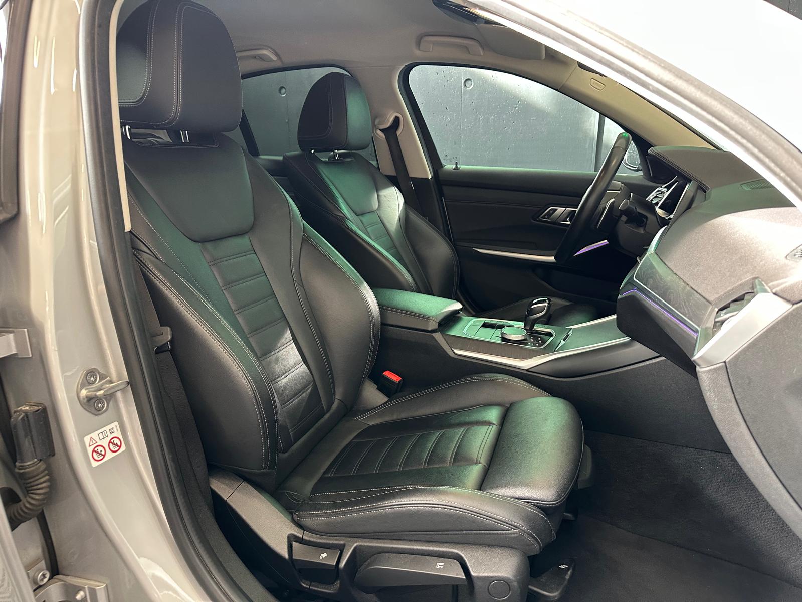BMW 330e Steptronic Luxury Line-image-11