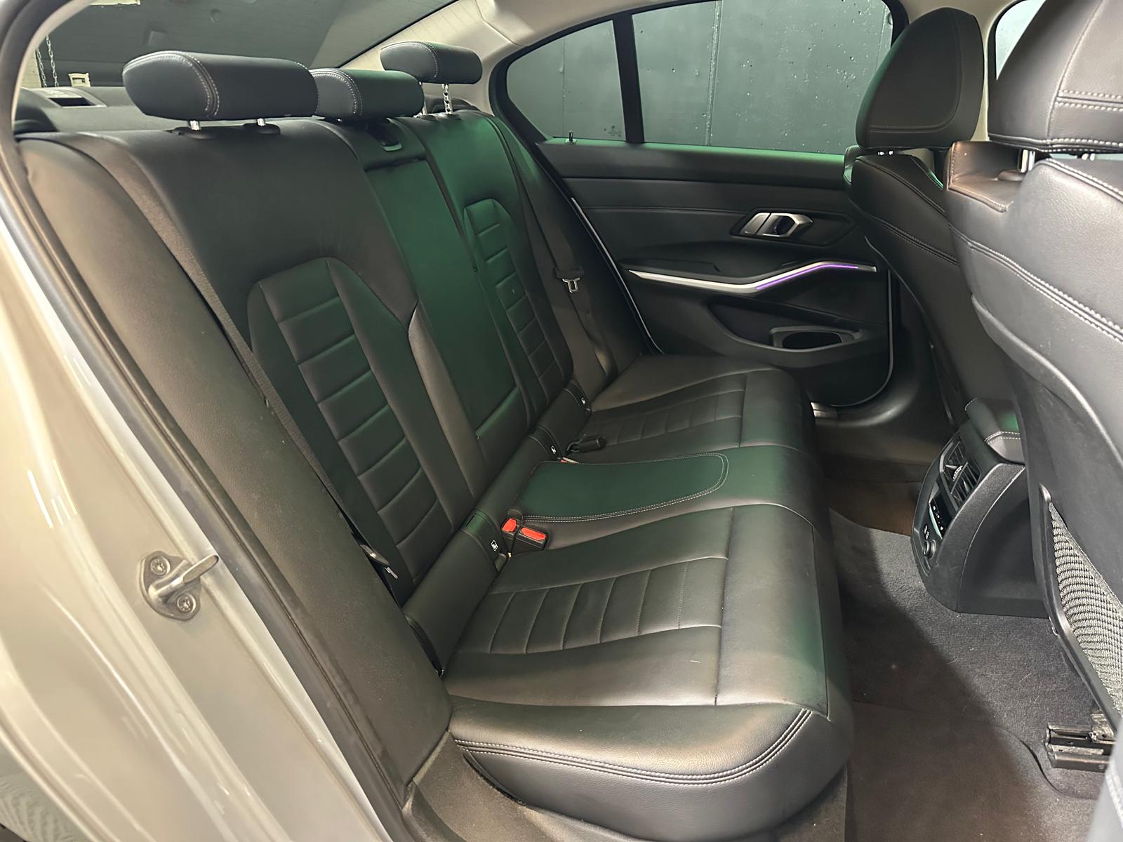 BMW 330e Steptronic Luxury Line-image-12