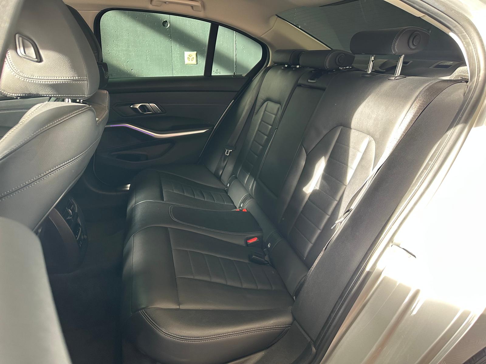 BMW 330e Steptronic Luxury Line-image-10