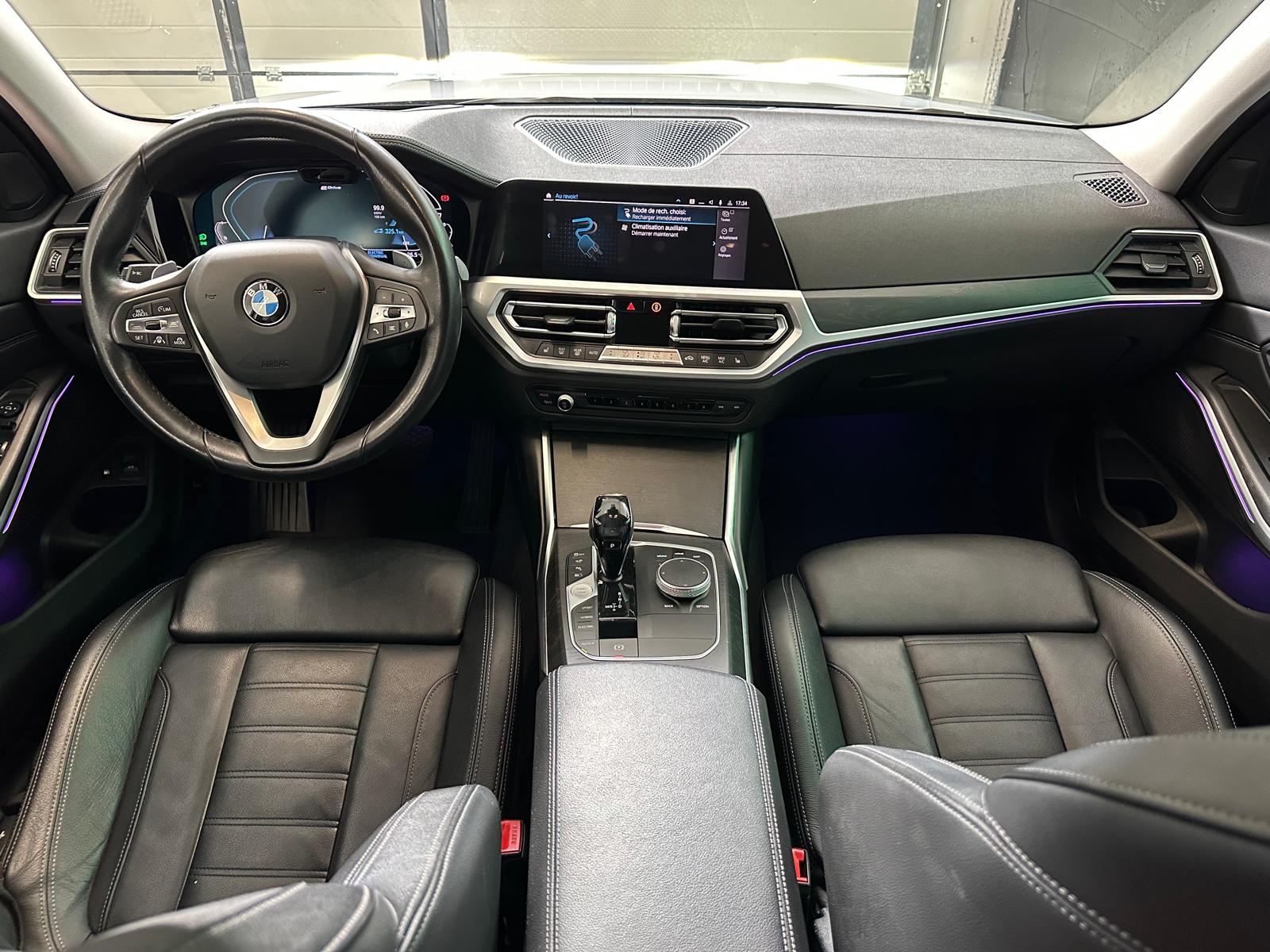BMW 330e Steptronic Luxury Line-image-13