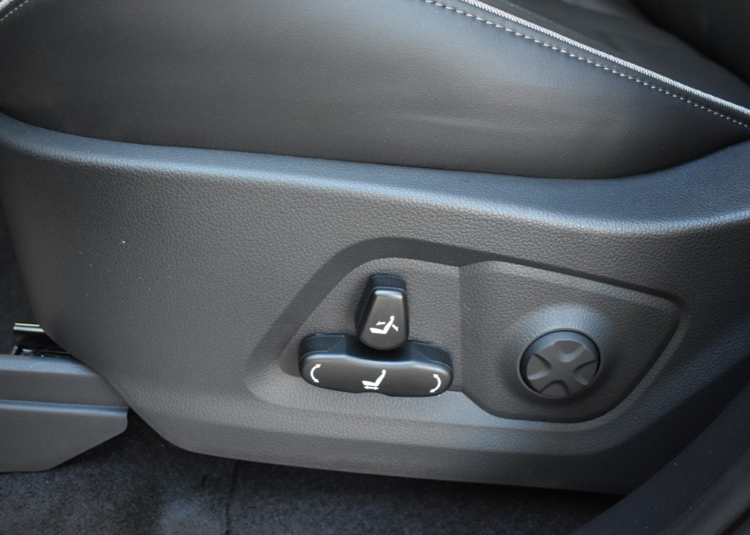 KGM-SsangYong Rexton 2.2 CRDi Blackline 4WD AT-image-24