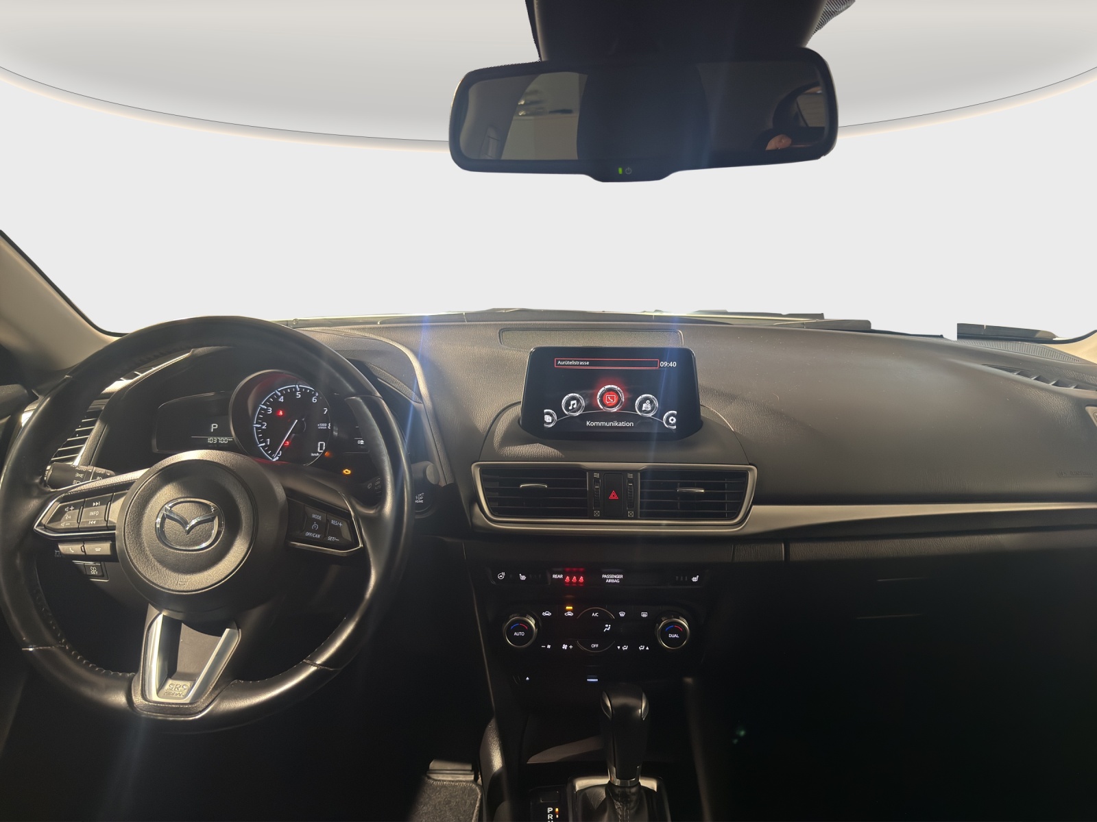 MAZDA 3 2.2 D Revolution-image-11