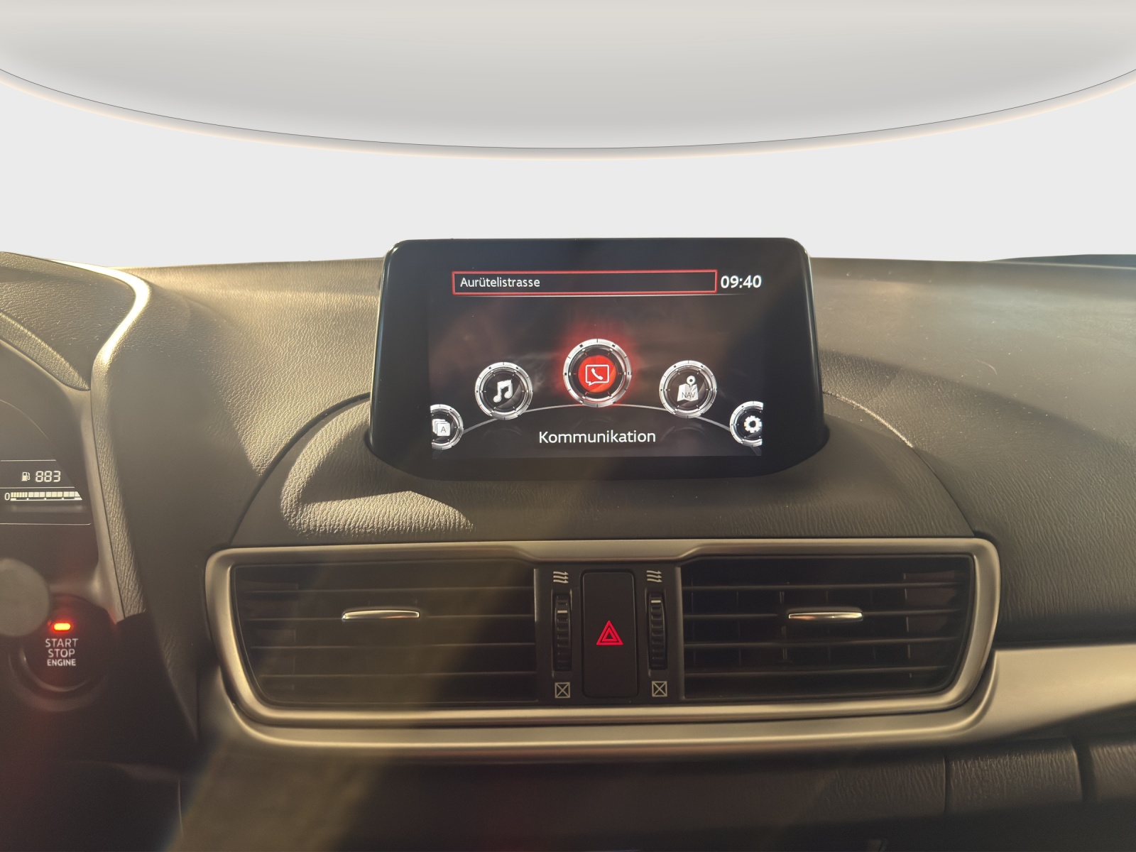 MAZDA 3 2.2 D Revolution-image-12