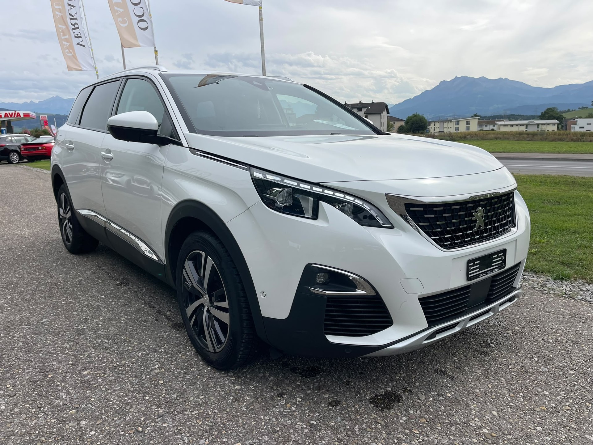 PEUGEOT 5008 1.5 BlueHDi Allure EAT-image-2