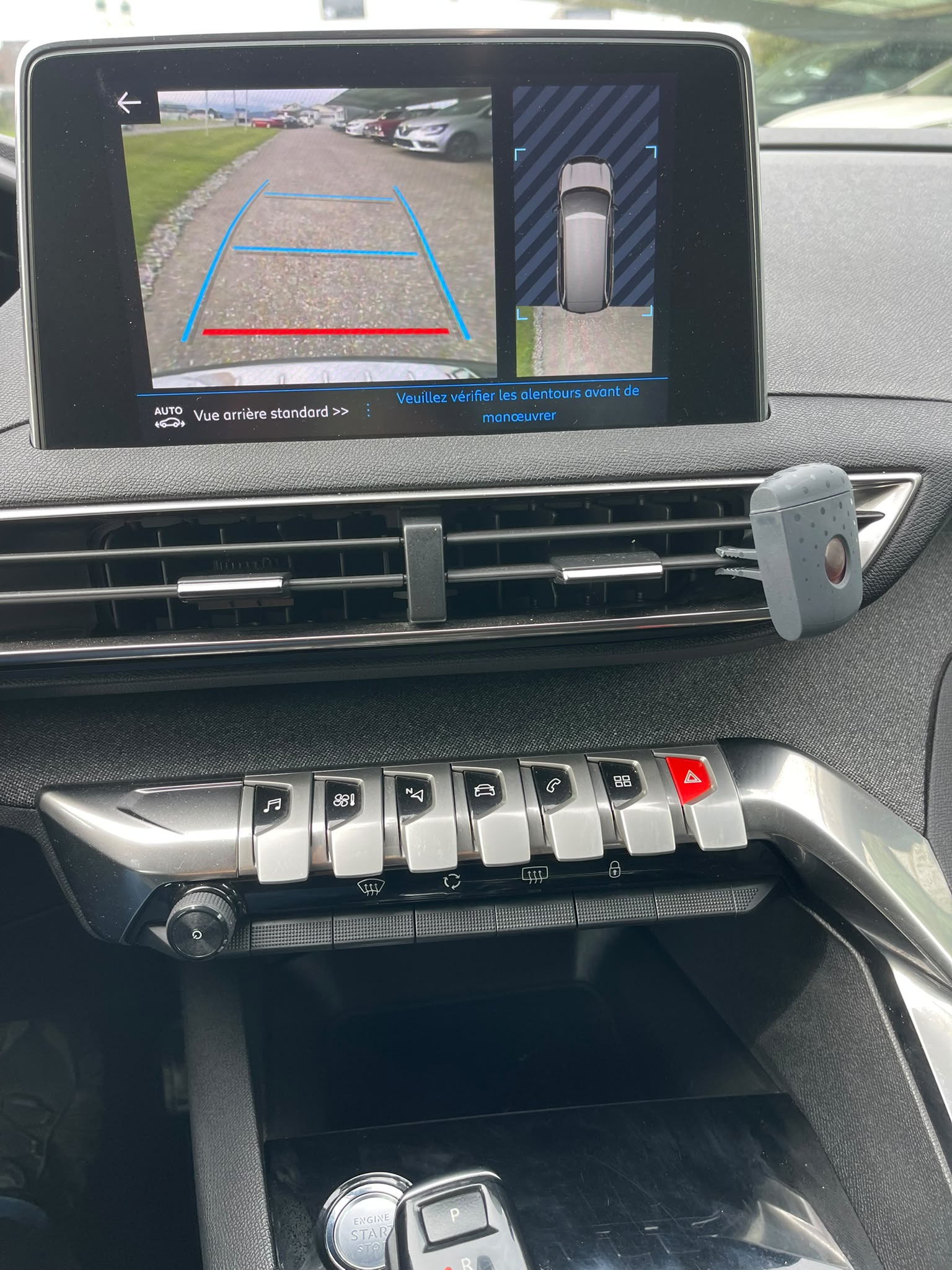 PEUGEOT 5008 1.5 BlueHDi Allure EAT-image-11