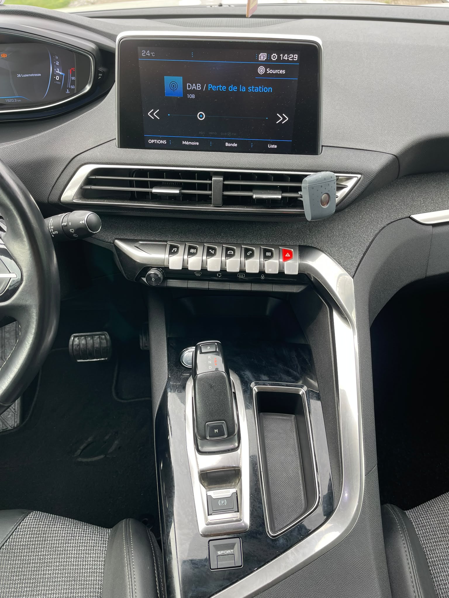PEUGEOT 5008 1.5 BlueHDi Allure EAT-image-10