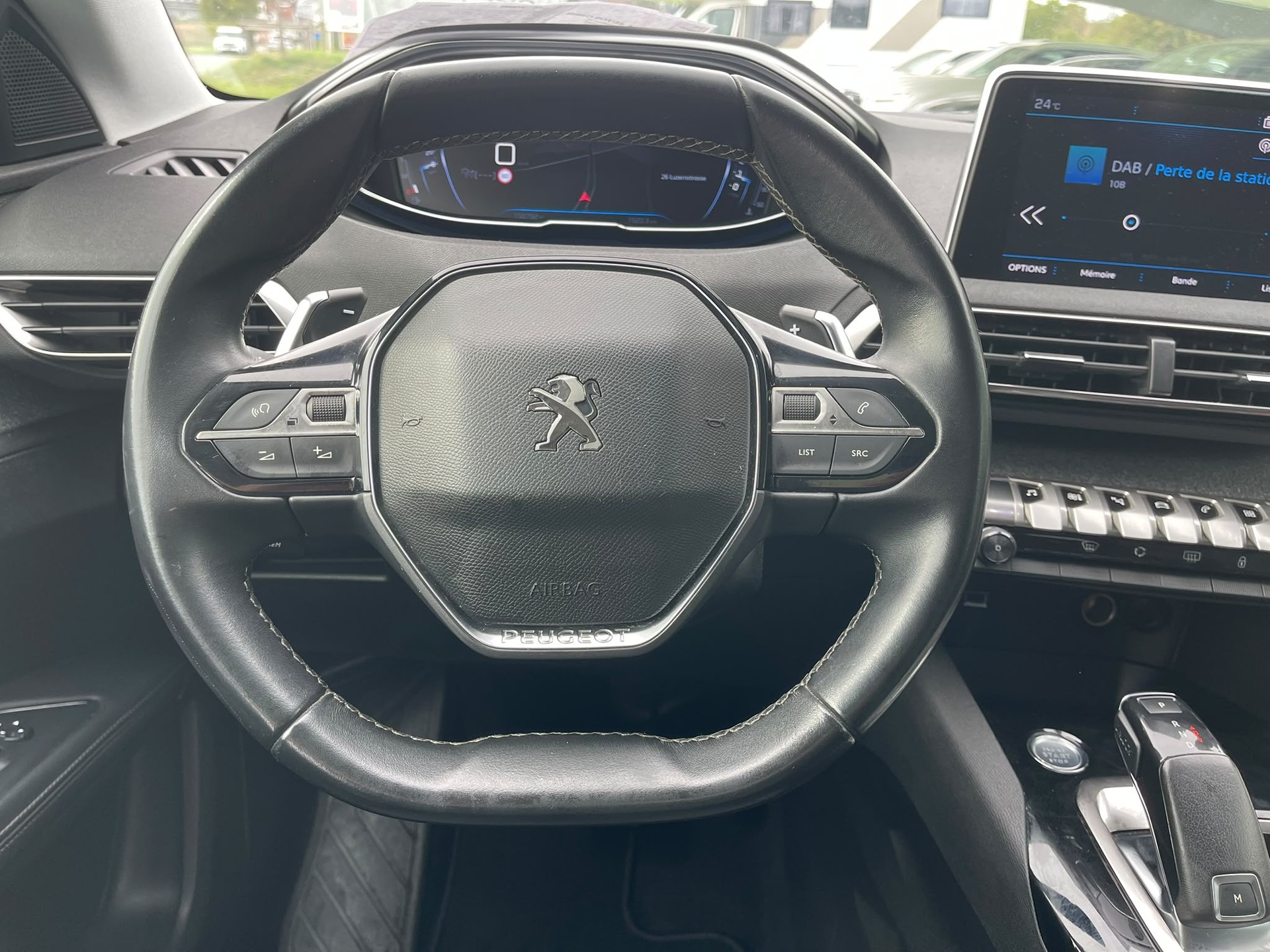 PEUGEOT 5008 1.5 BlueHDi Allure EAT-image-9