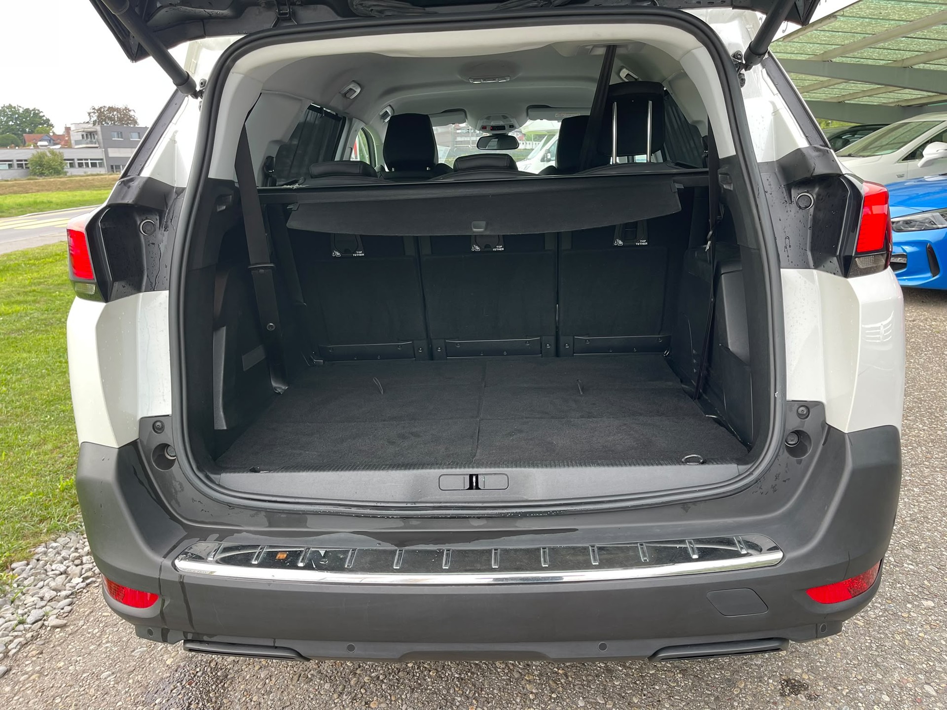 PEUGEOT 5008 1.5 BlueHDi Allure EAT-image-6