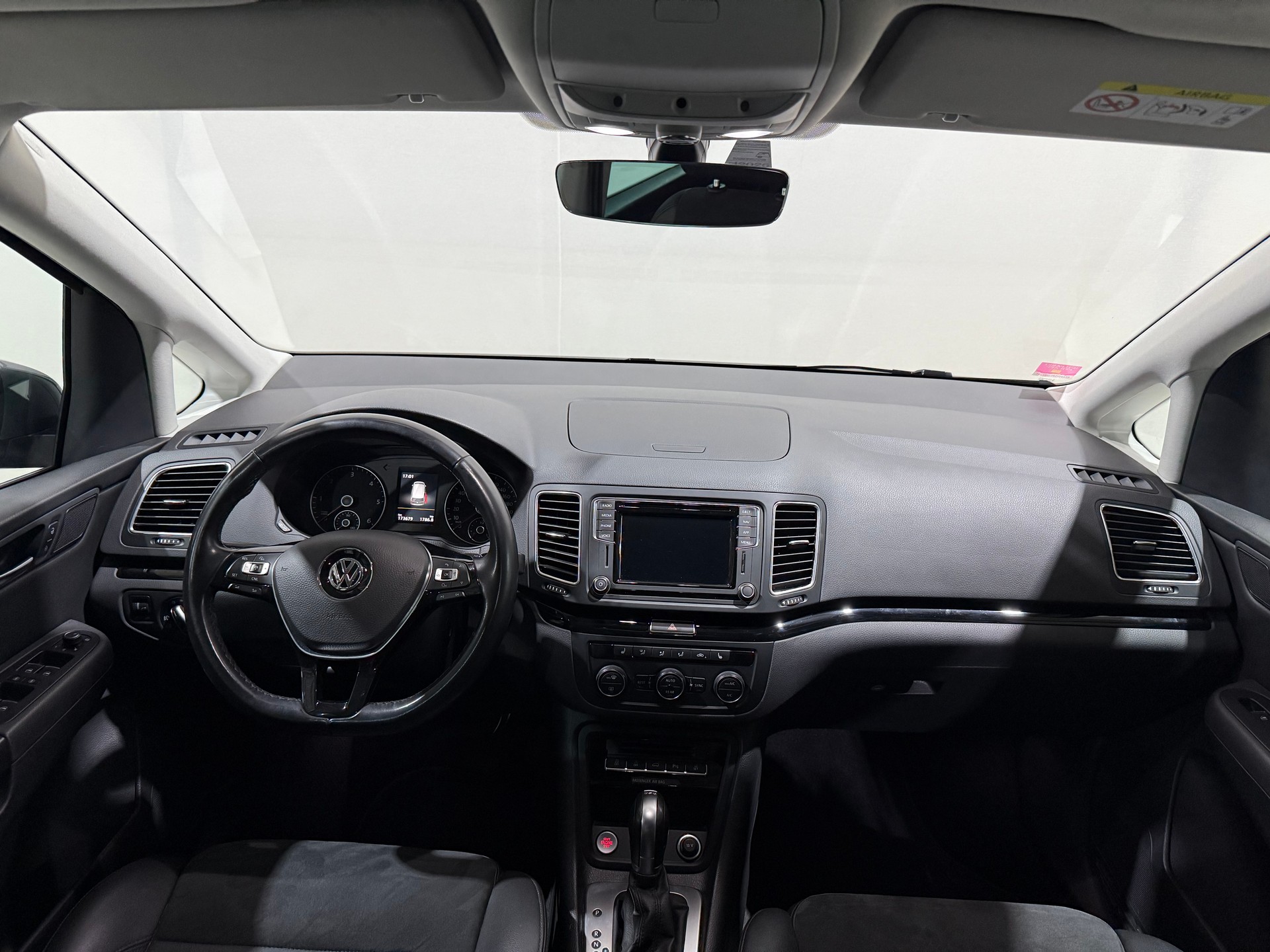 VW Sharan 2.0 TDI BMT Highline DSG-image-11