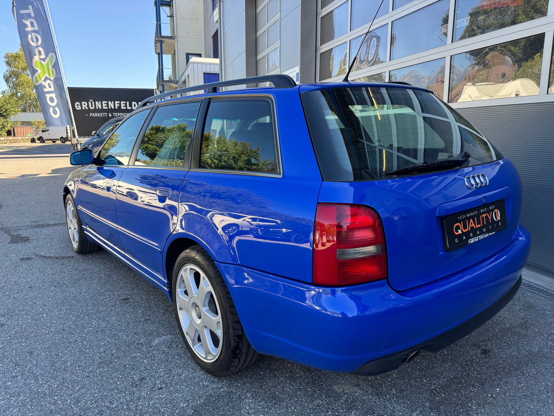 AUDI S4 Avant quattro-image-8