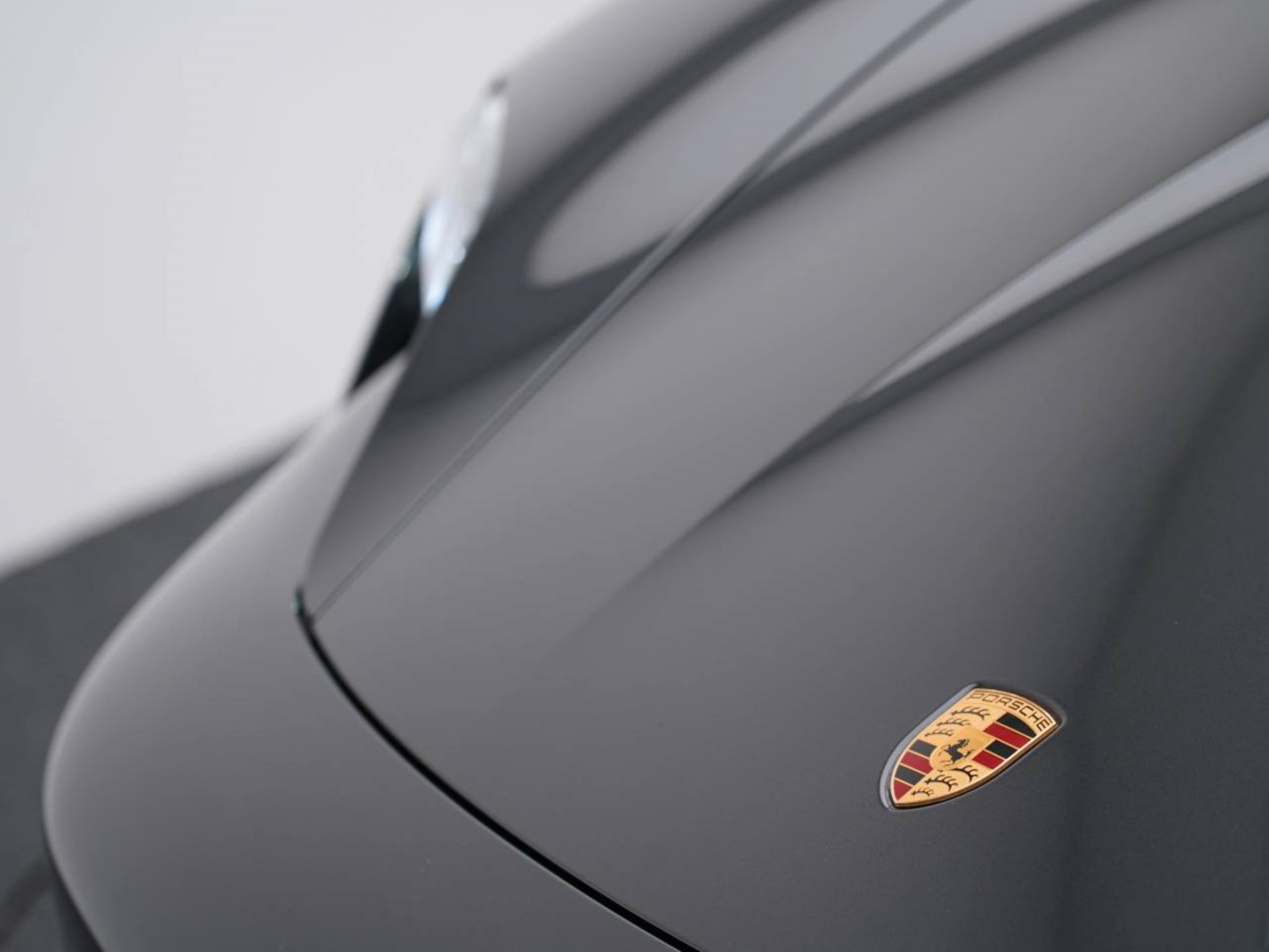 PORSCHE Taycan 4 Cross Turismo-image-11