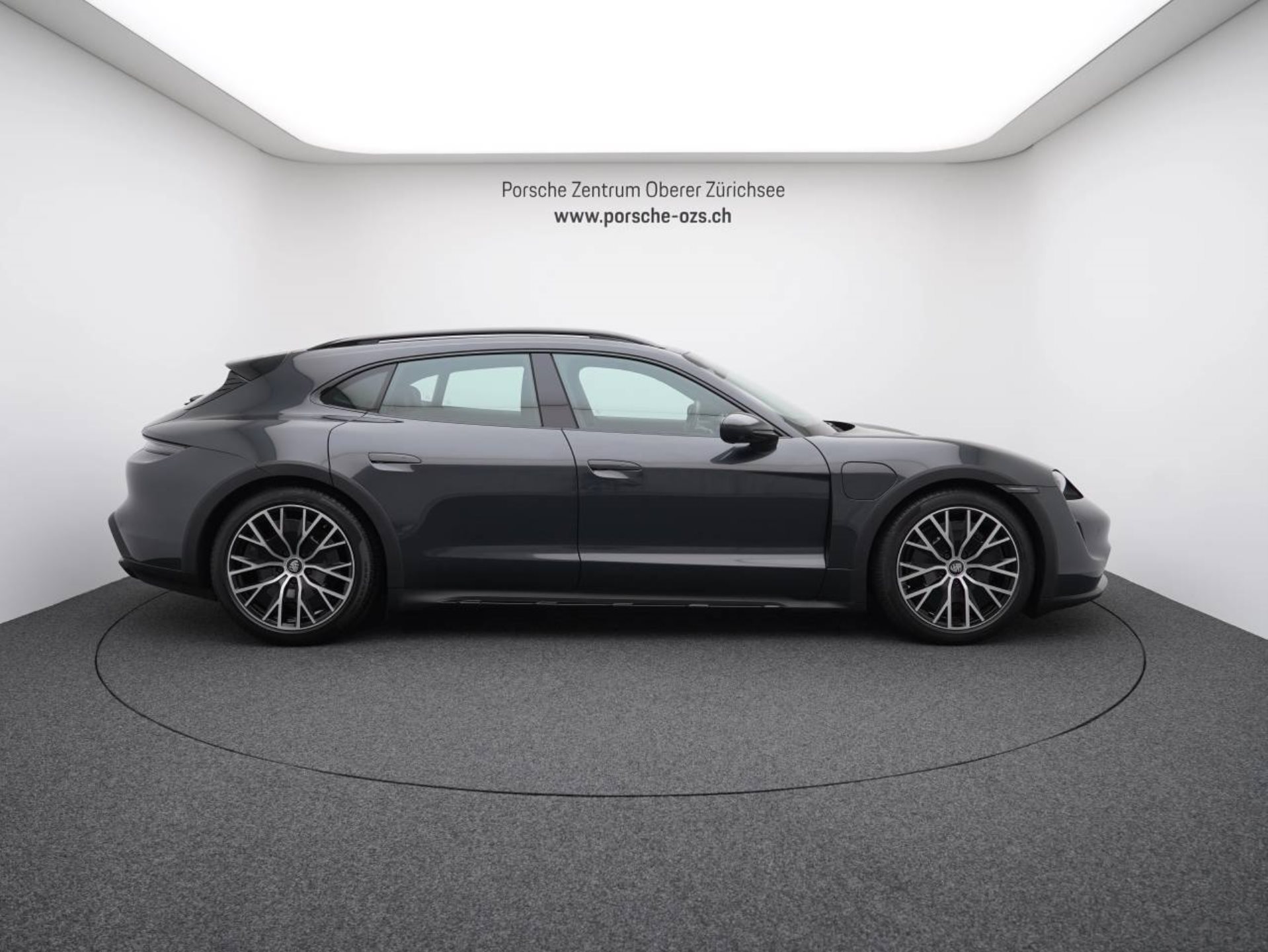 PORSCHE Taycan 4 Cross Turismo-image-7