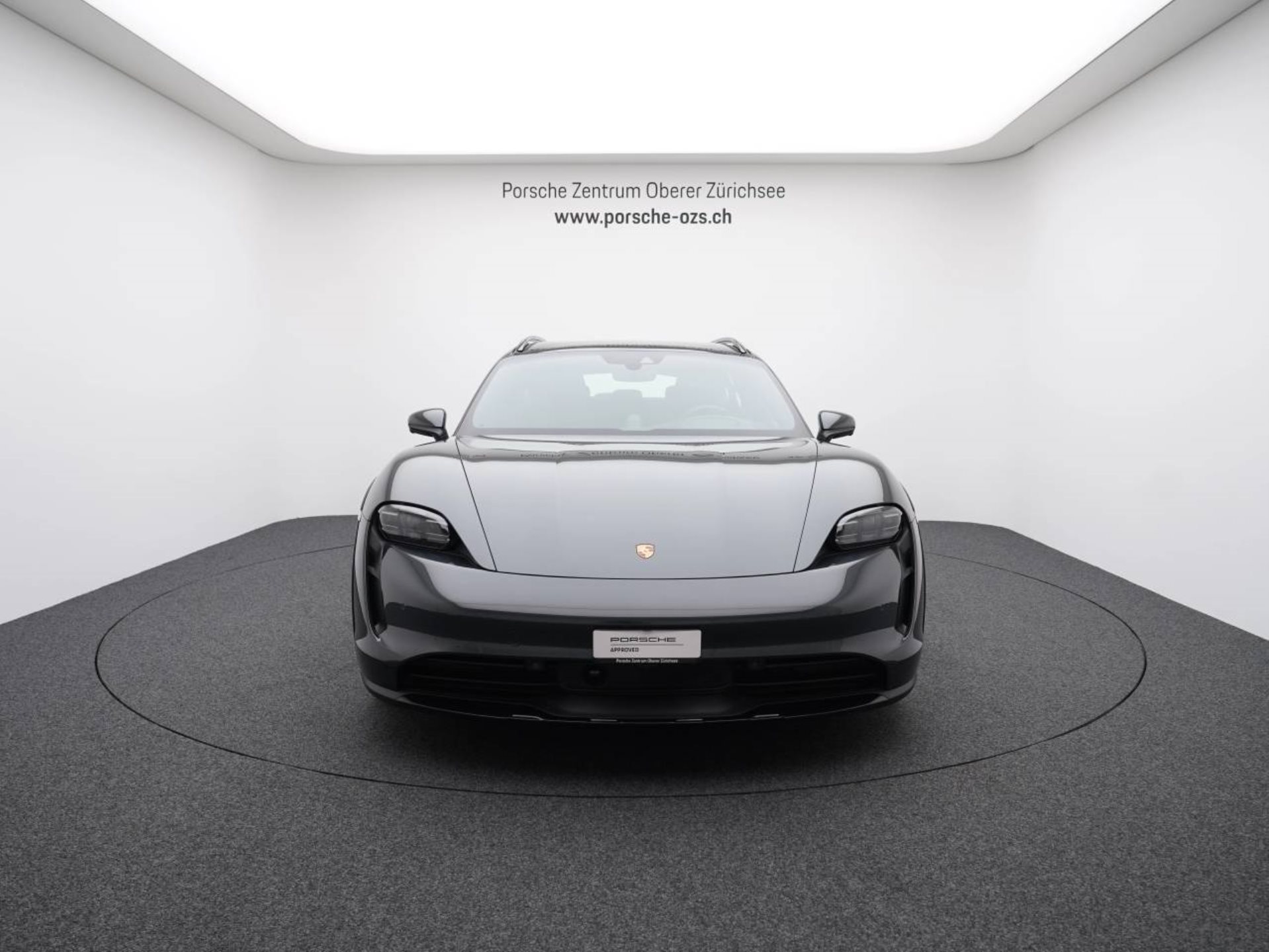 PORSCHE Taycan 4 Cross Turismo-image-9