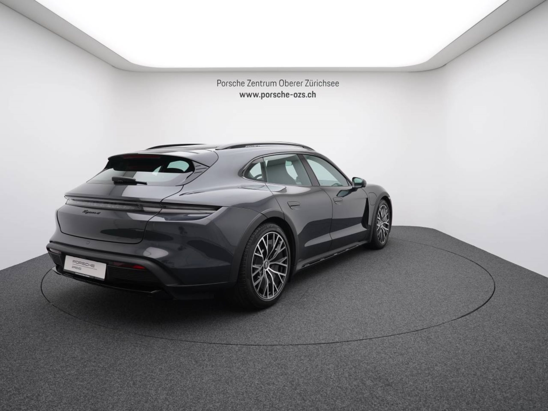 PORSCHE Taycan 4 Cross Turismo-image-6