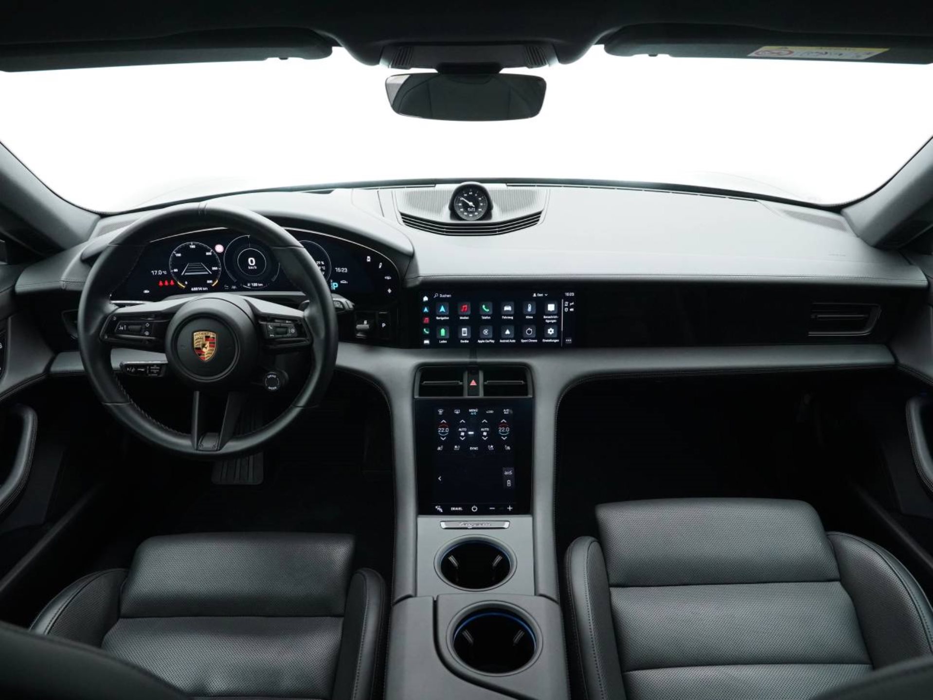 PORSCHE Taycan 4 Cross Turismo-image-14