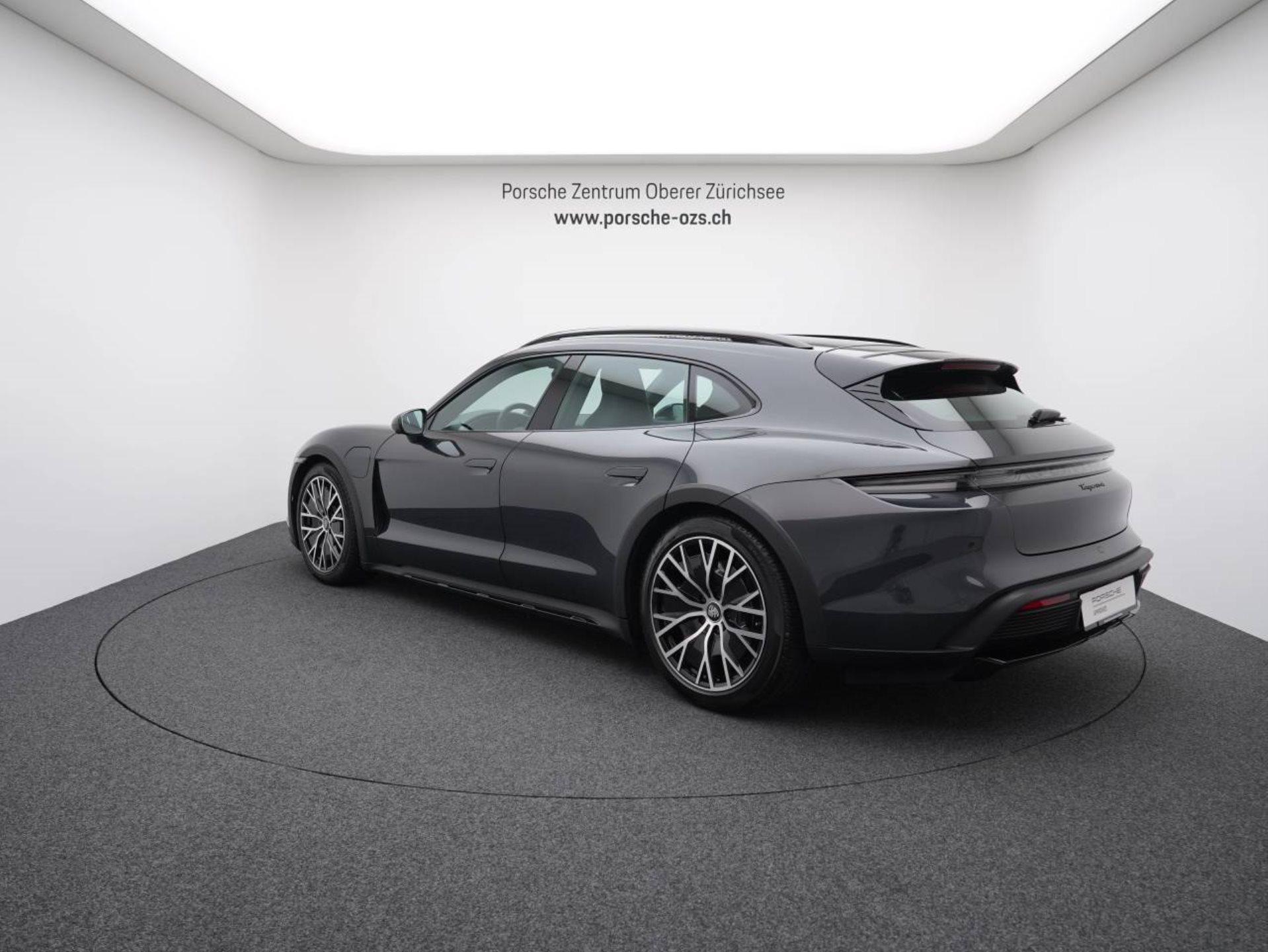 PORSCHE Taycan 4 Cross Turismo-image-2