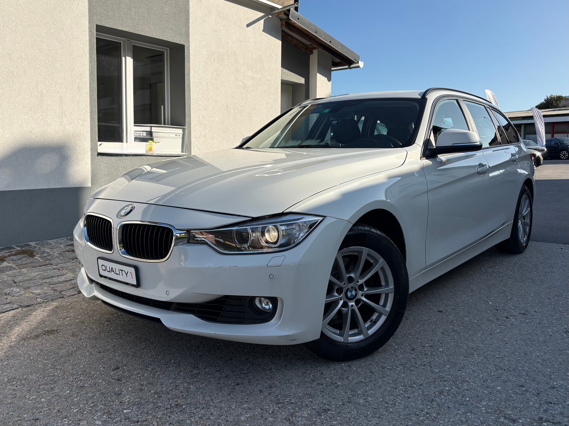 BMW 320i xDrive Touring Modern Line-image-1
