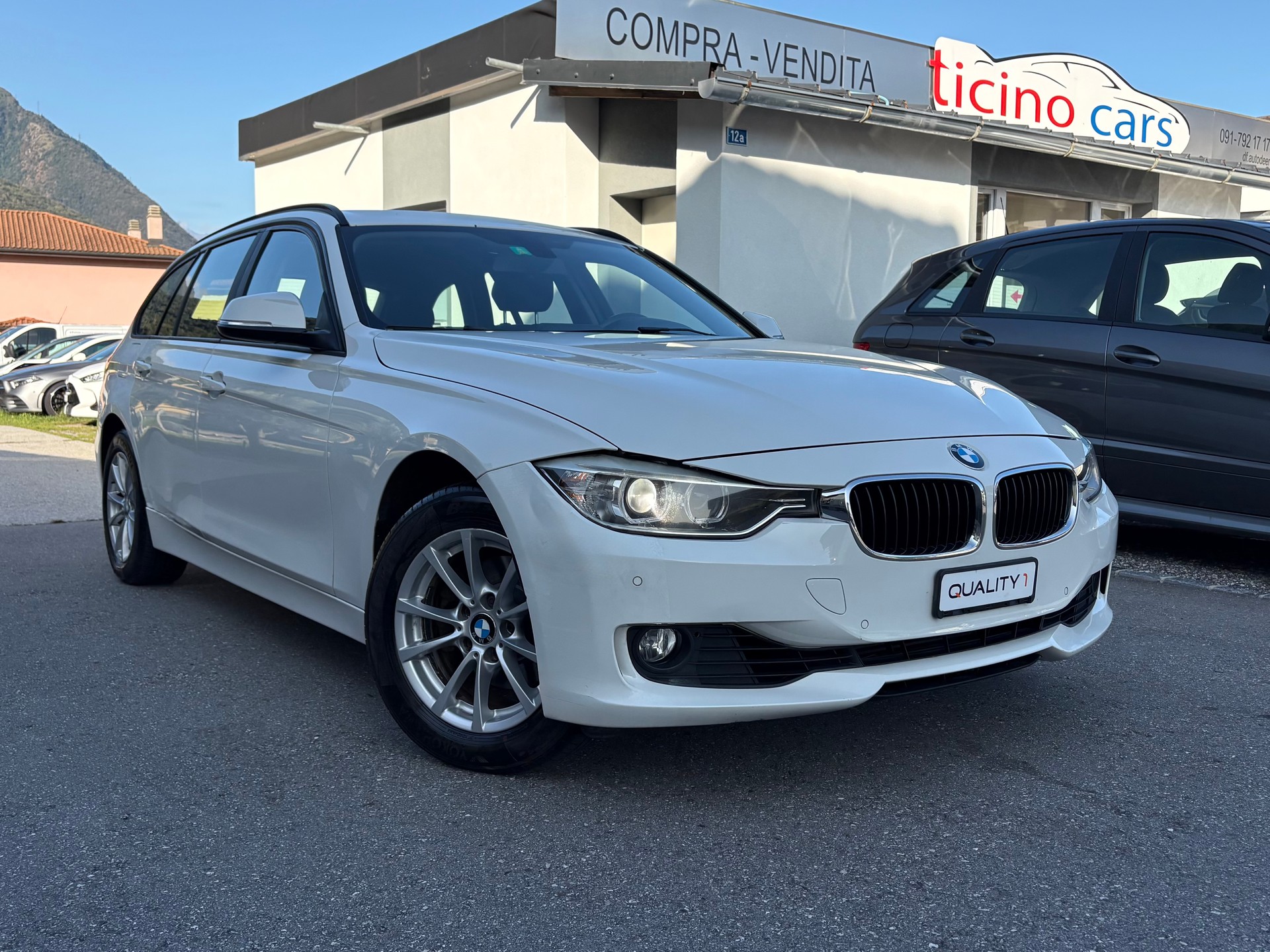 BMW 320i xDrive Touring Modern Line-image-0