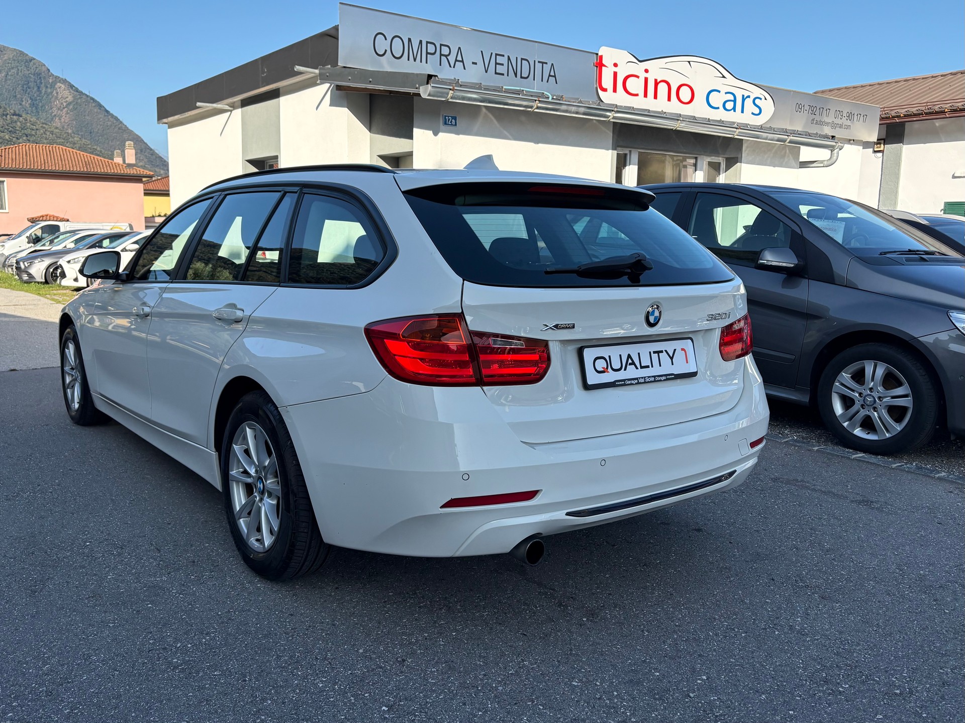 BMW 320i xDrive Touring Modern Line-image-2
