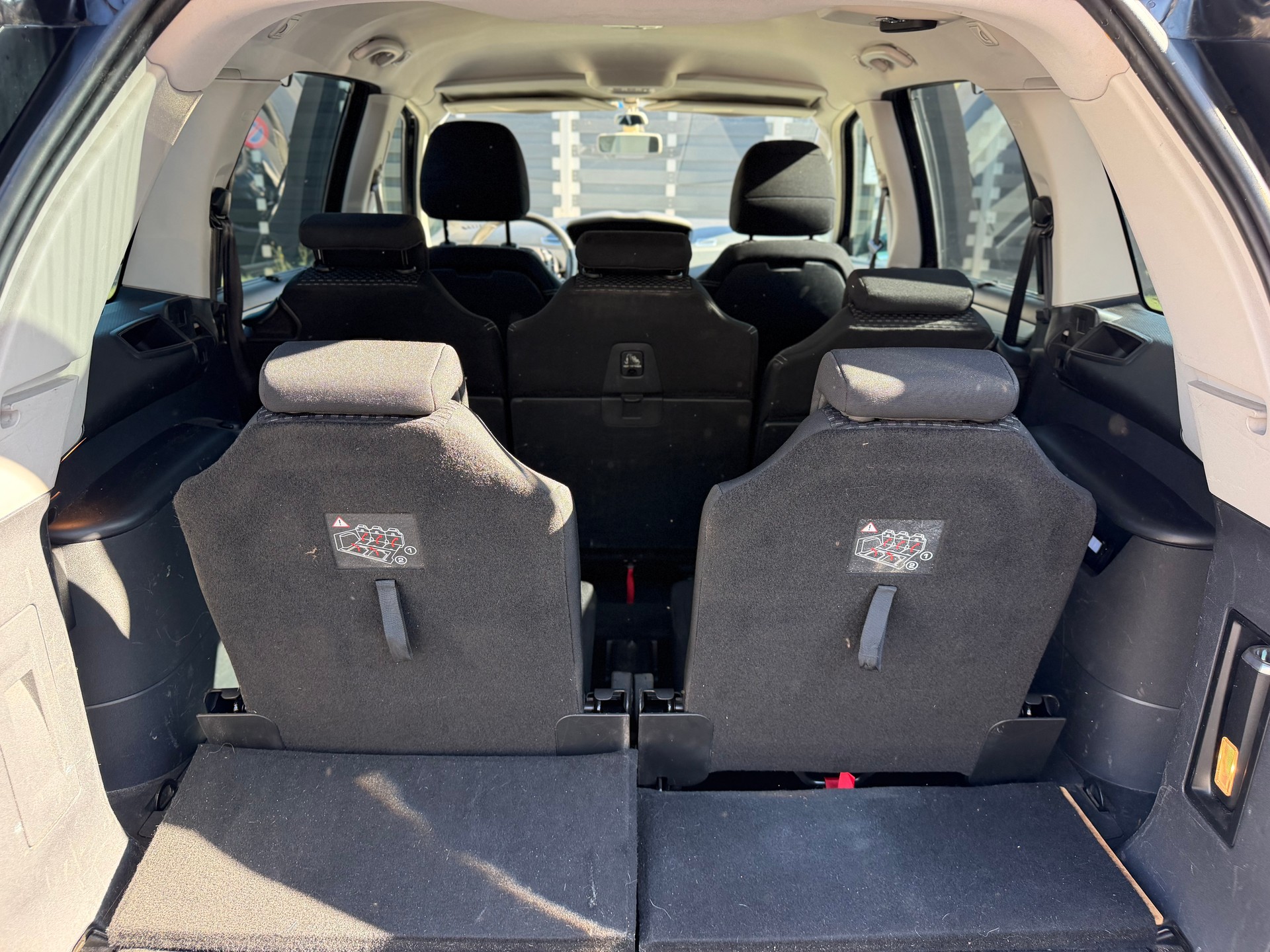 CITROEN Grand C4 Picasso 1.6 HDI 16V Séduction-image-13
