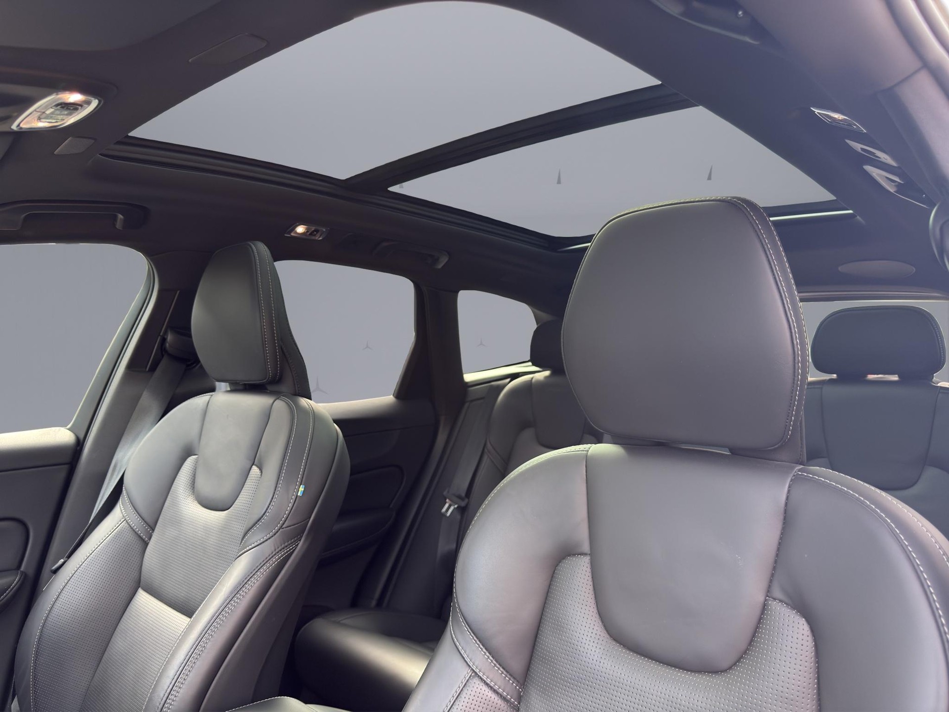 VOLVO XC60 2.0 T8 TE R-Design eAWD-image-20