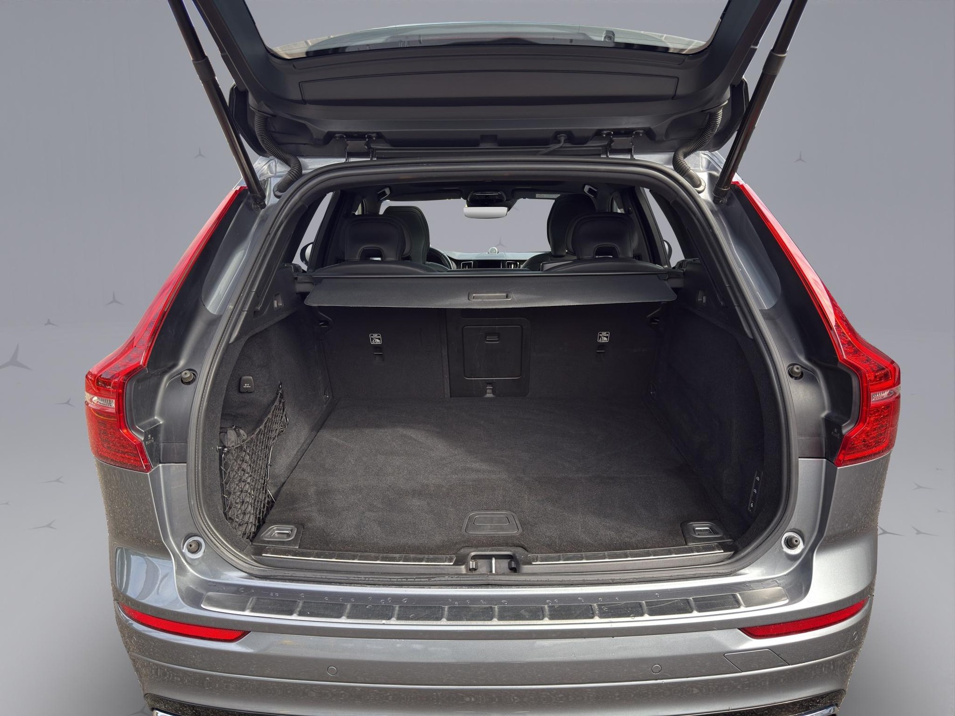 VOLVO XC60 2.0 T8 TE R-Design eAWD-image-17