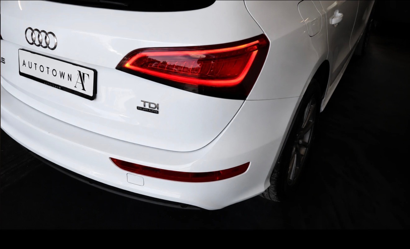AUDI Q5 2.0 TDI quattro S-tronic-image-12