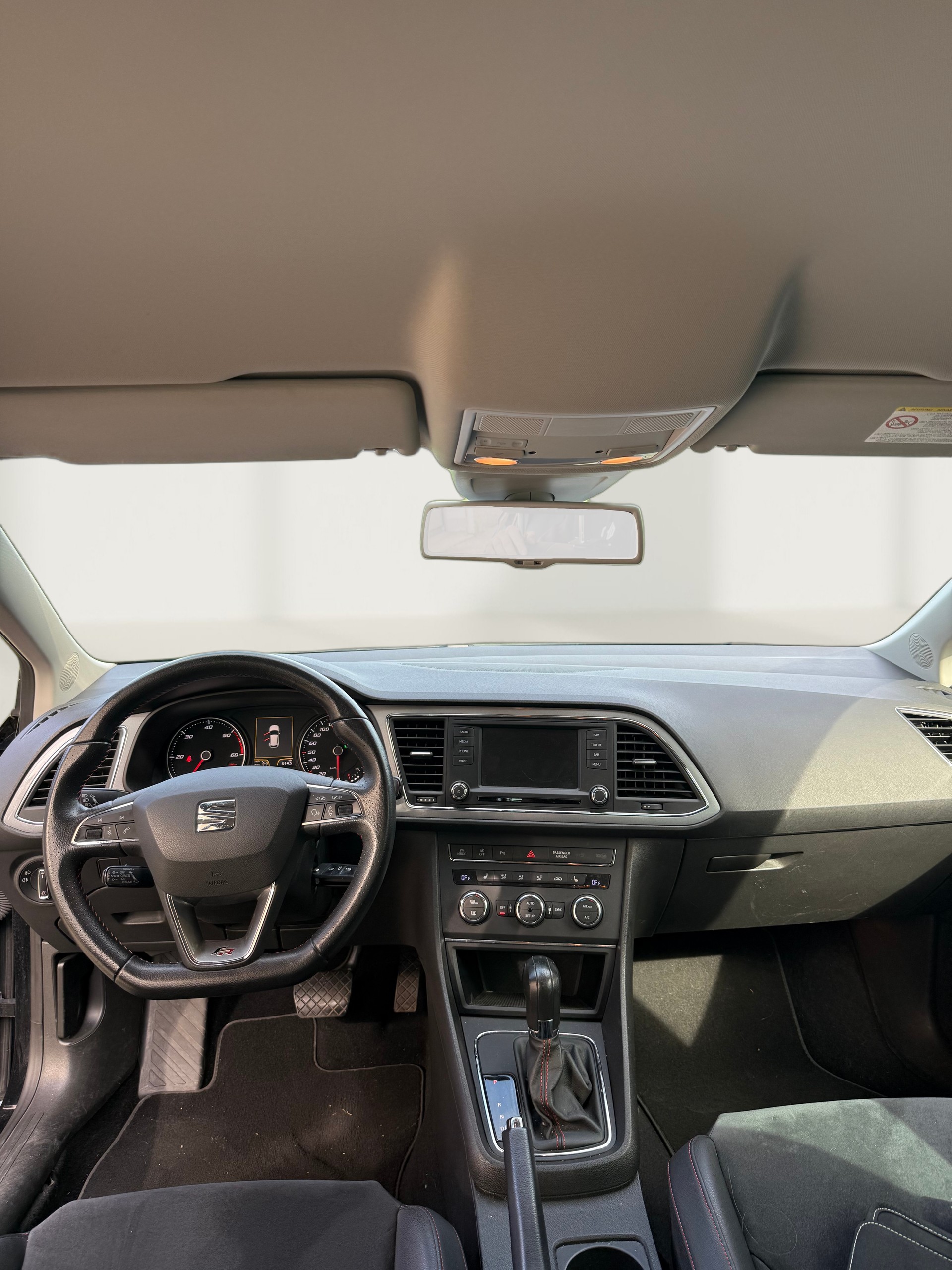 SEAT Leon 2.0 TDI FR DSG-image-12