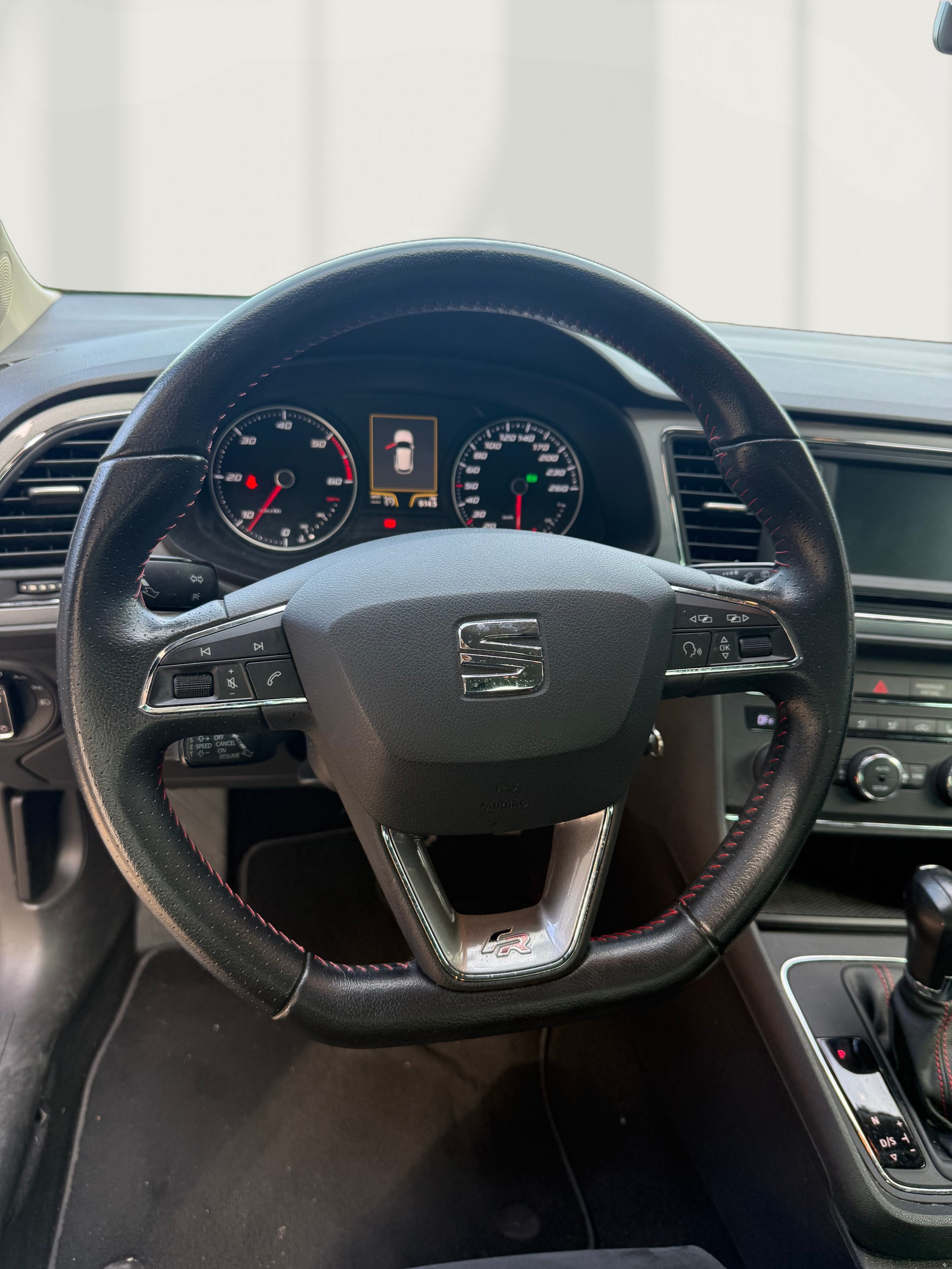 SEAT Leon 2.0 TDI FR DSG-image-13
