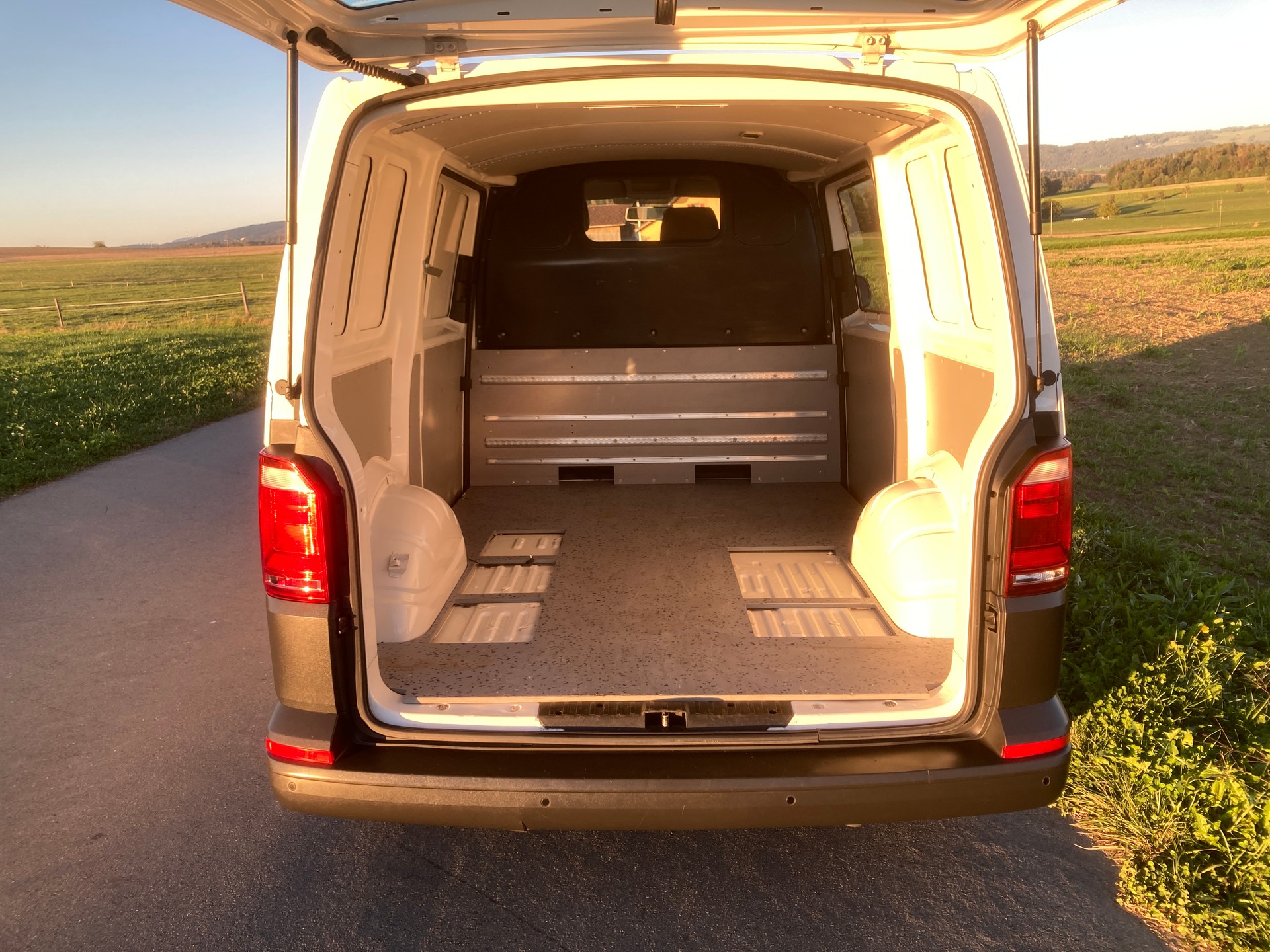 VW T6 2.0 TDI-image-5