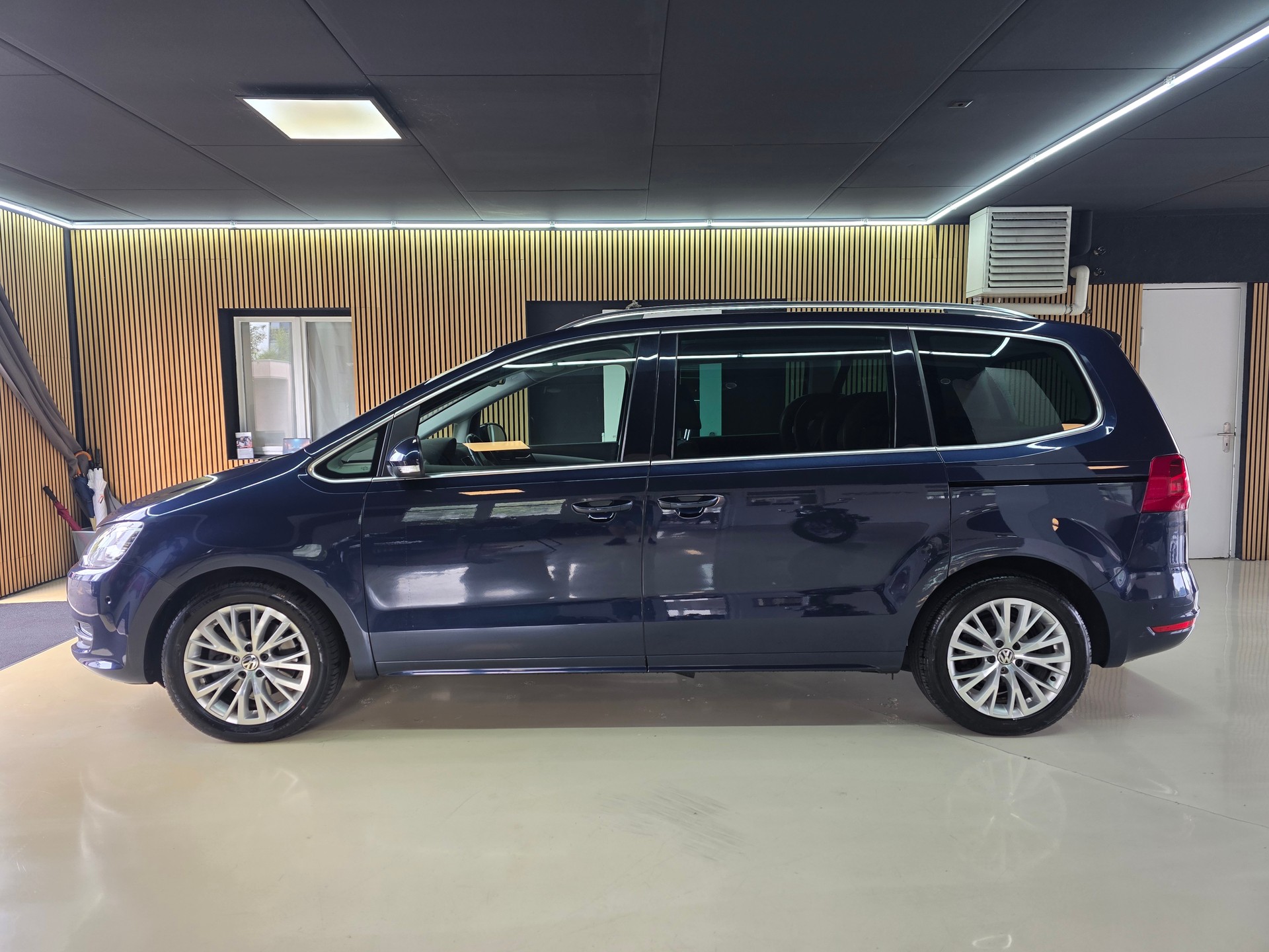 VW Sharan 2.0 TSI Highline DSG-image-3