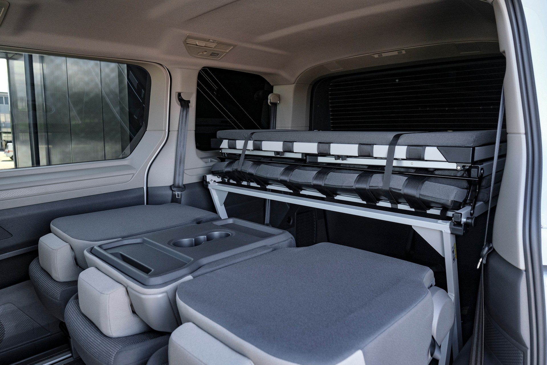 VW Multivan 2.0 TDI DSG "GUTE NACHT PAKET"-image-12
