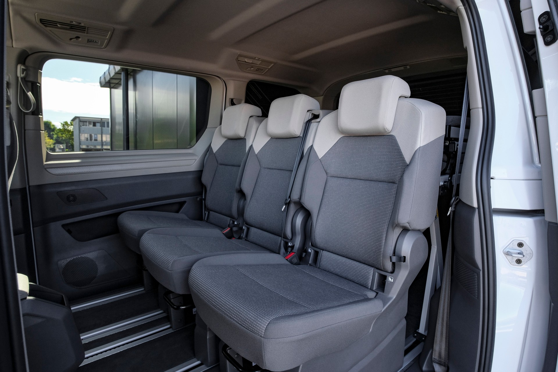 VW Multivan 2.0 TDI DSG "GUTE NACHT PAKET"-image-11