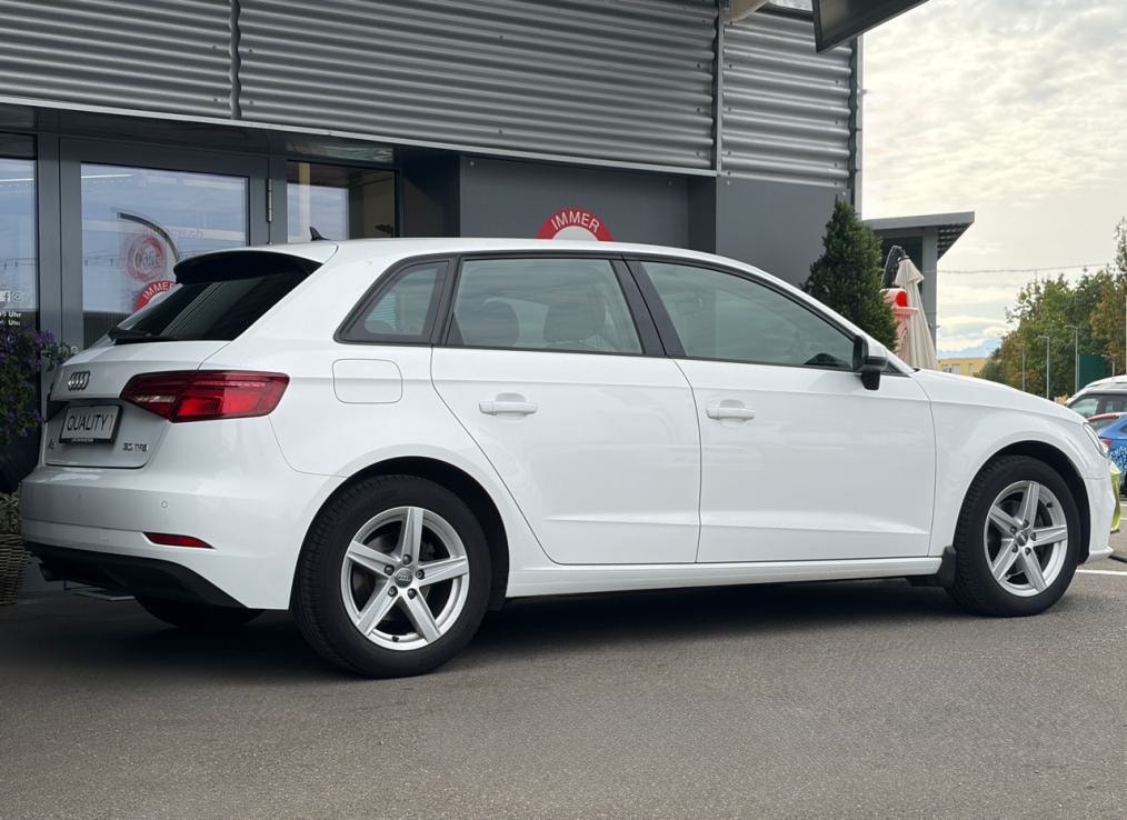AUDI A3 Sportback 30 TFSi-image-2