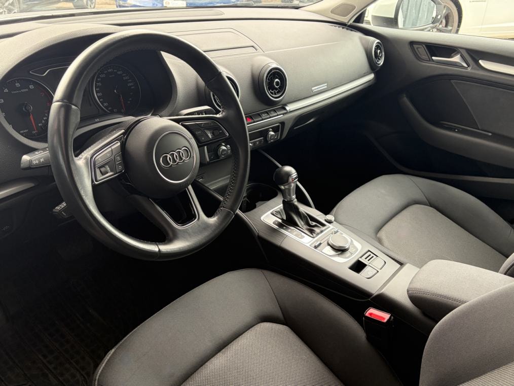 AUDI A3 Sportback 30 TFSi-image-3