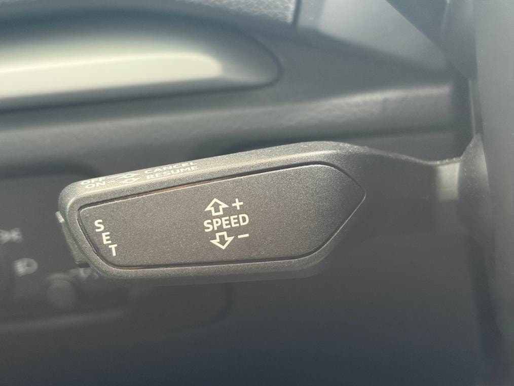 AUDI A3 Sportback 30 TFSi-image-4