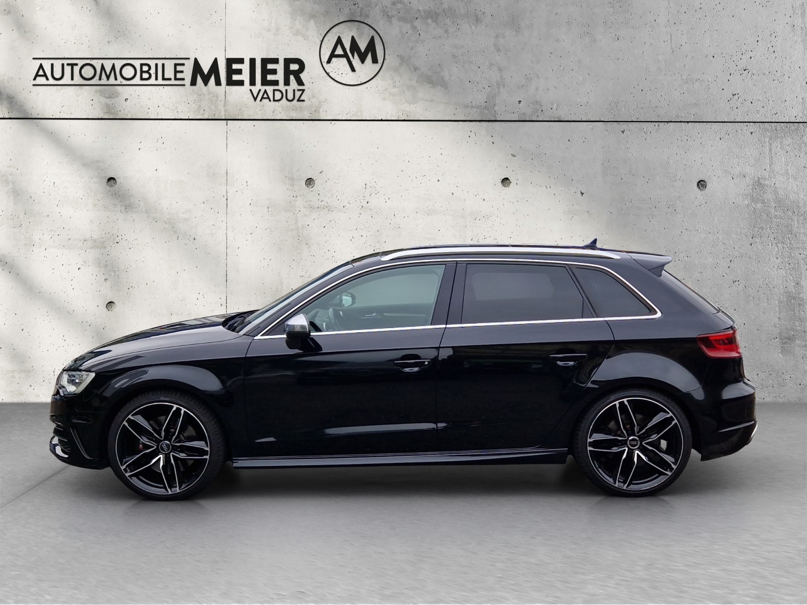 AUDI S3 Sportback 2.0 T FSI quattro S-Tronic-image-4