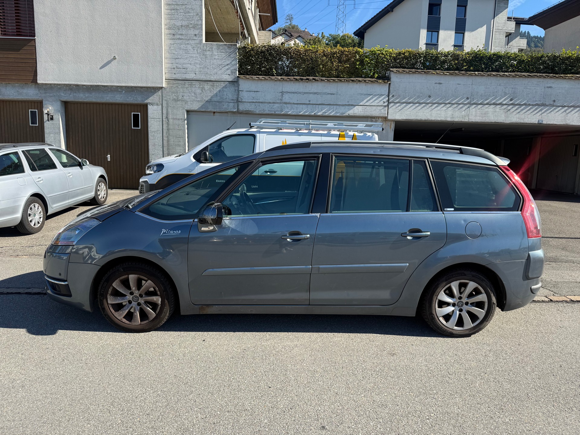 CITROEN Grand C4 Picasso 2.0i 16V Dynamique-image-2