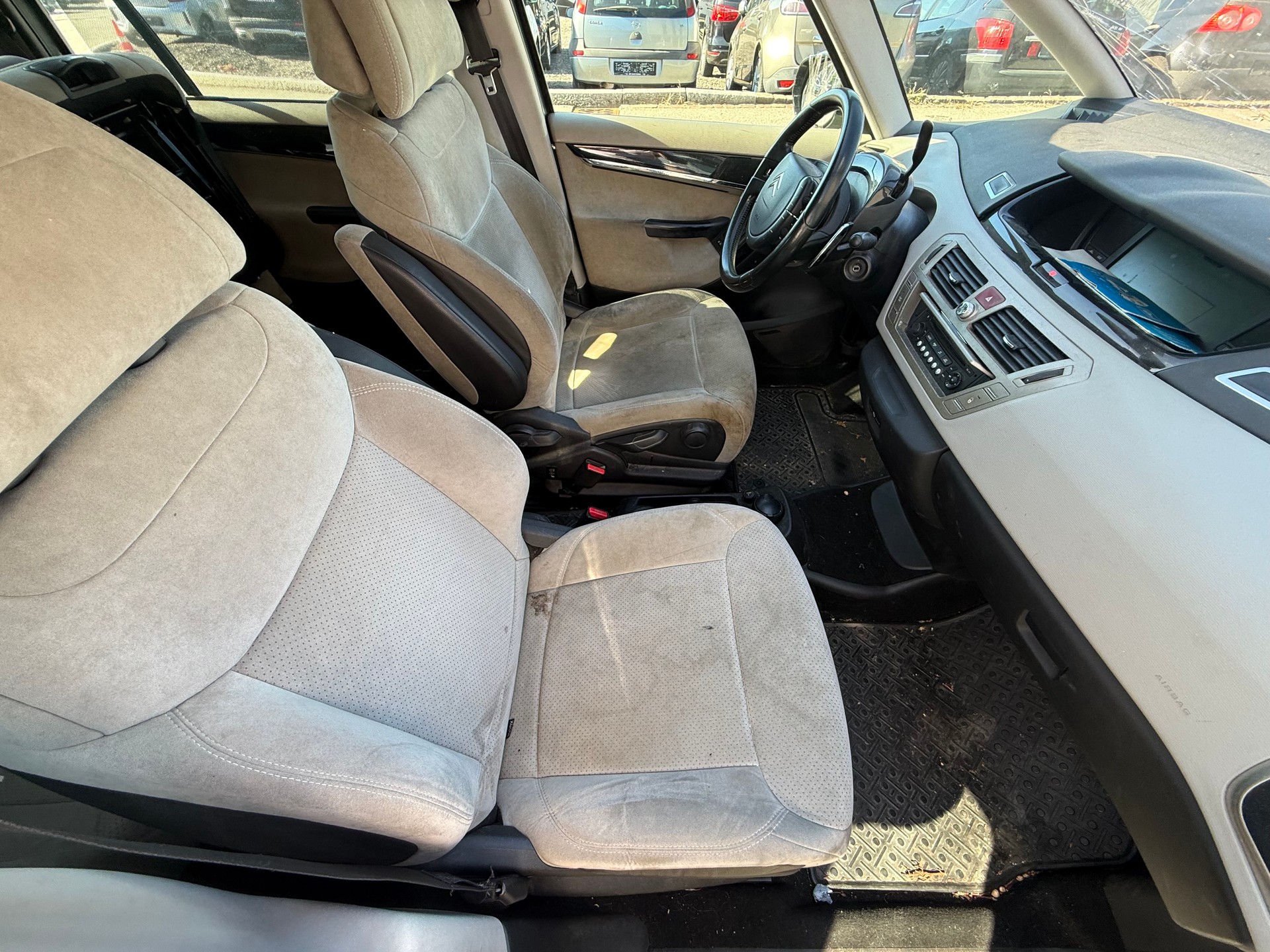 CITROEN Grand C4 Picasso 2.0i 16V Dynamique-image-7