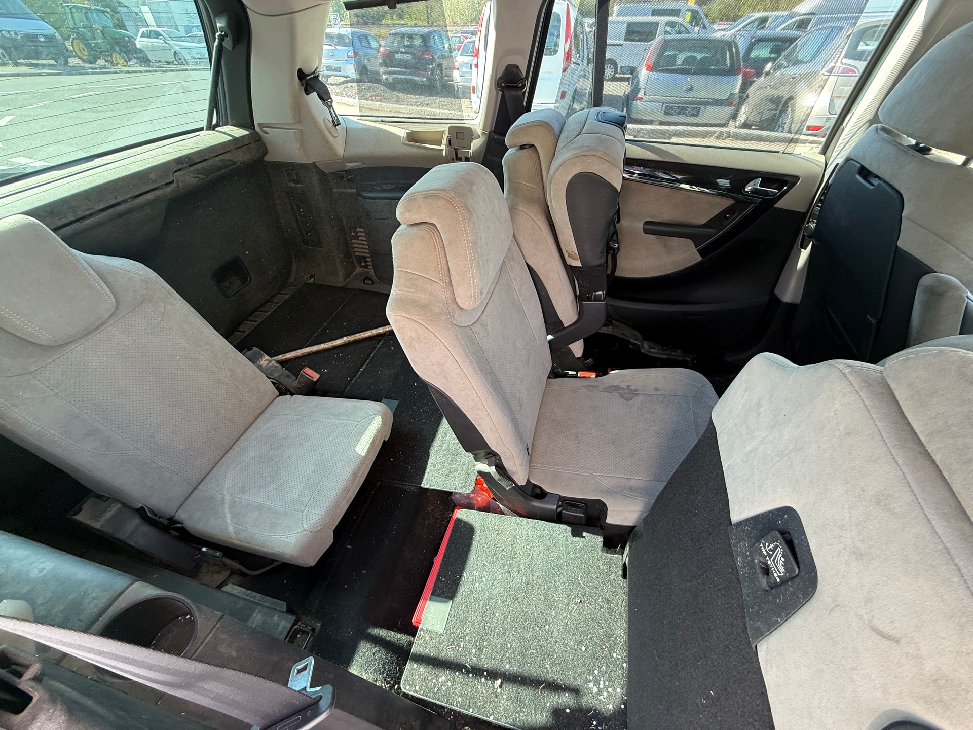 CITROEN Grand C4 Picasso 2.0i 16V Dynamique-image-8