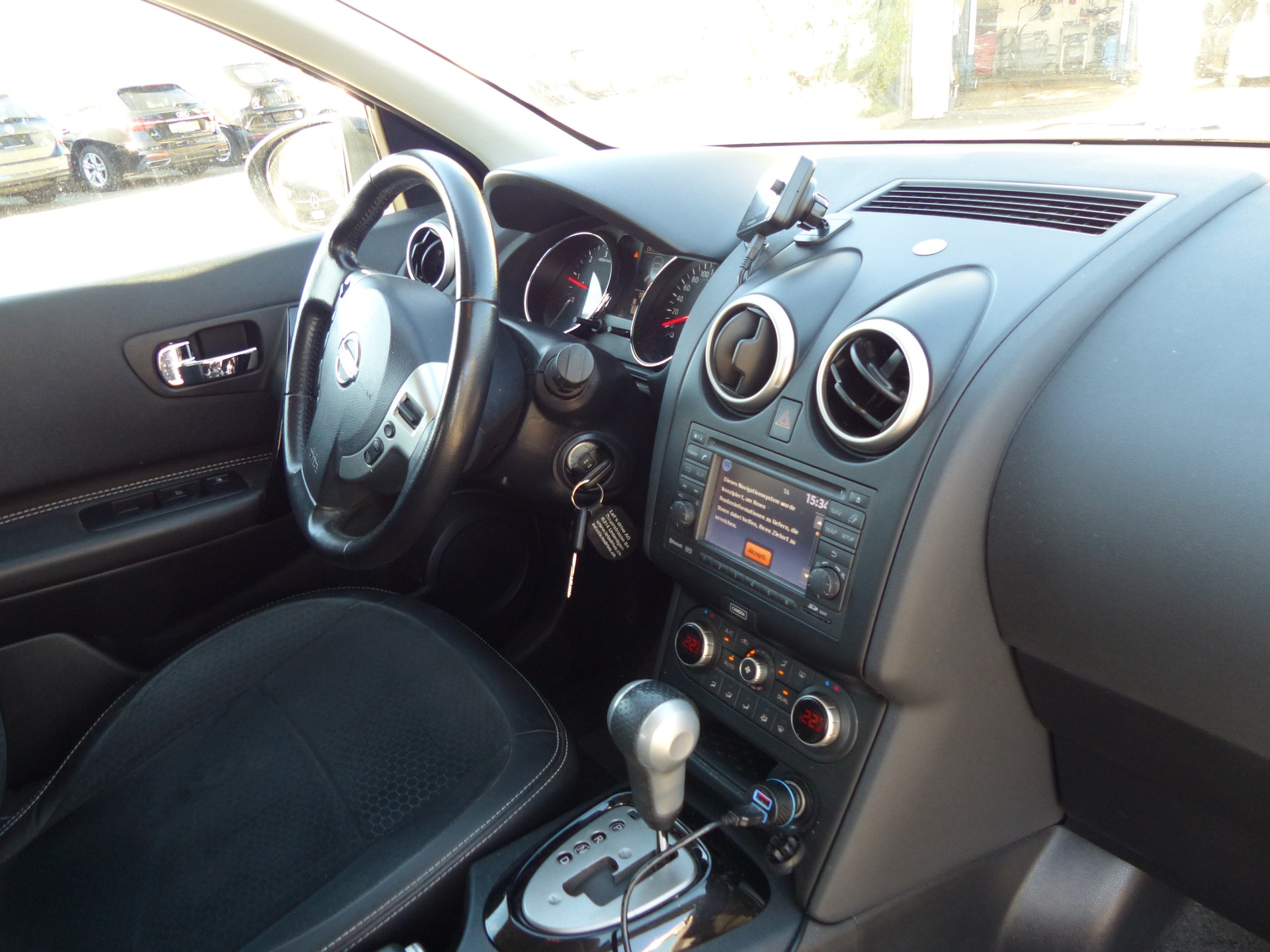 NISSAN Qashqai 2.0 dCi 4WD tekna Automatic-image-17