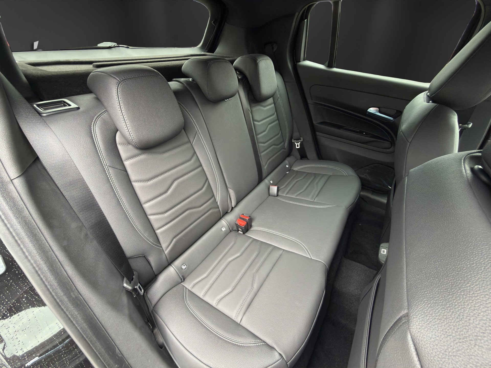JEEP Avenger 1.2 Turbo MHEV Overland Leather 4xe-image-15