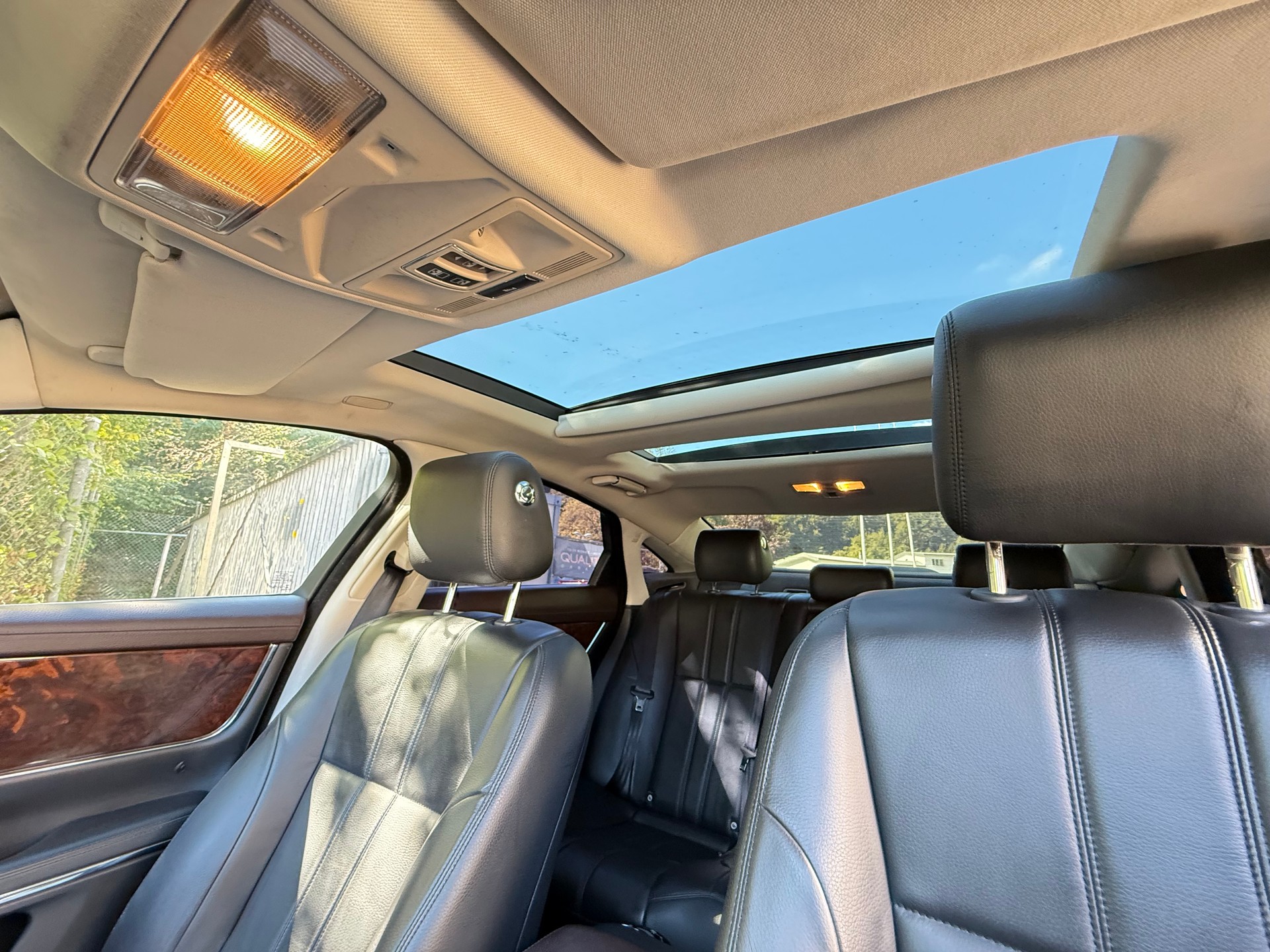 JAGUAR XJ 3.0d V6 Luxury Automatic-image-24