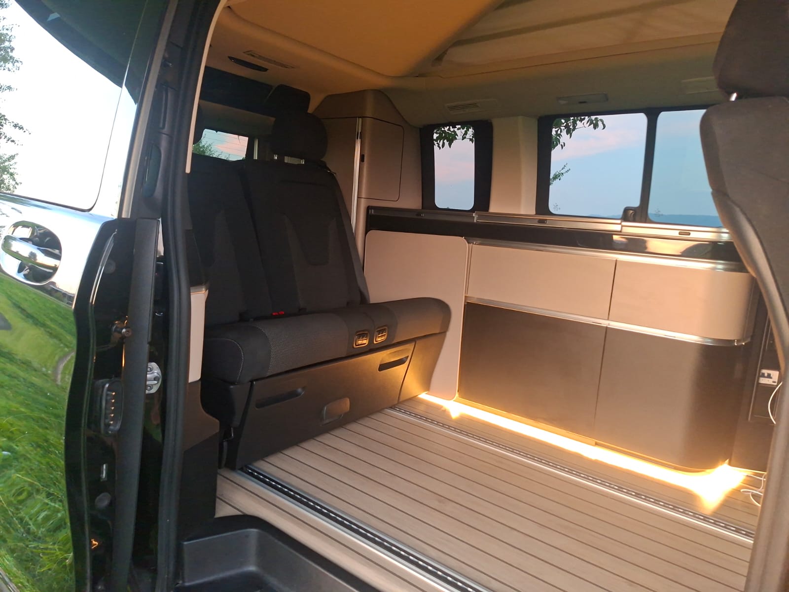 MERCEDES-BENZ 250 d-image-7