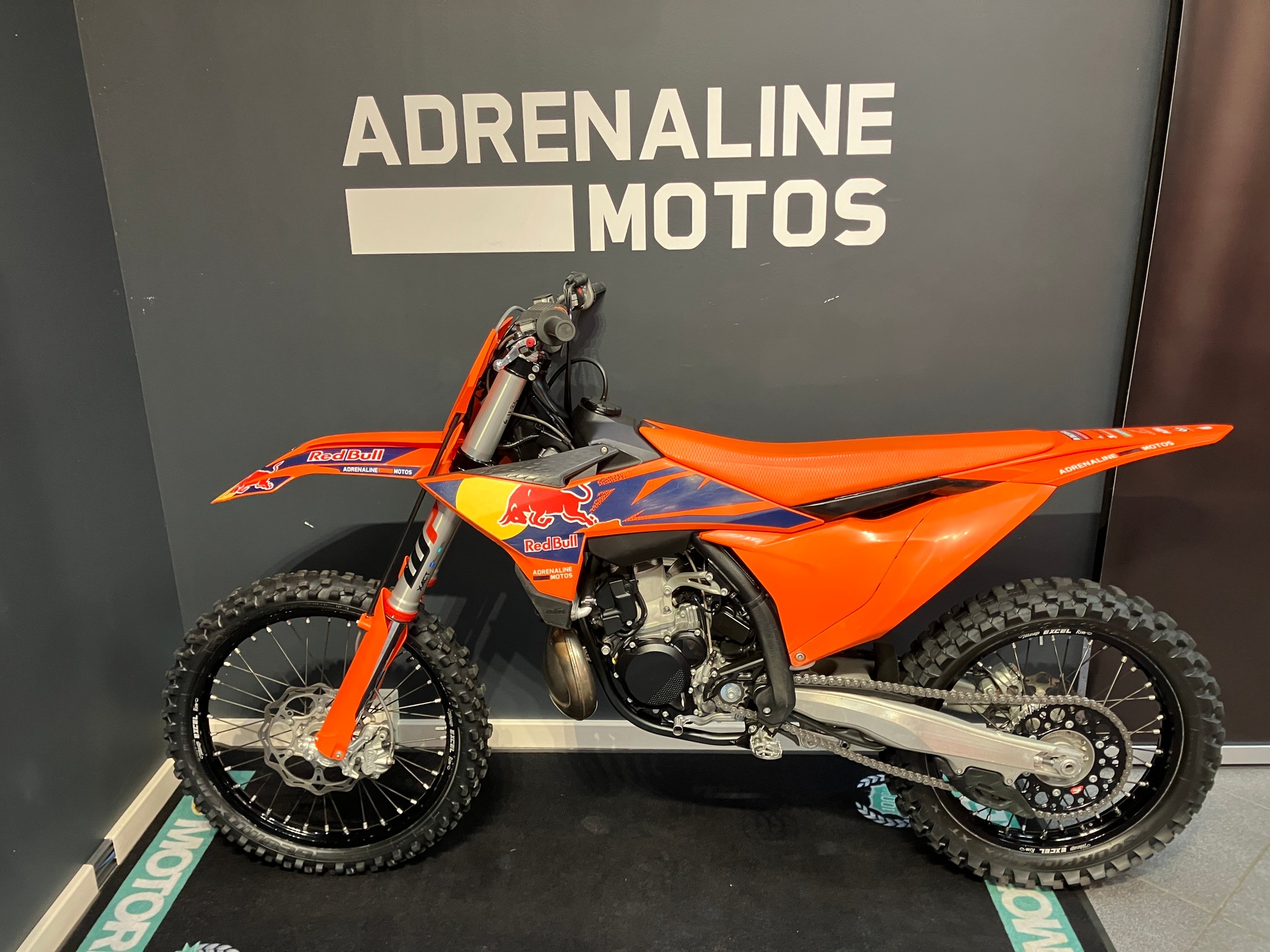 KTM 250 SX 2024-showroom-element-3