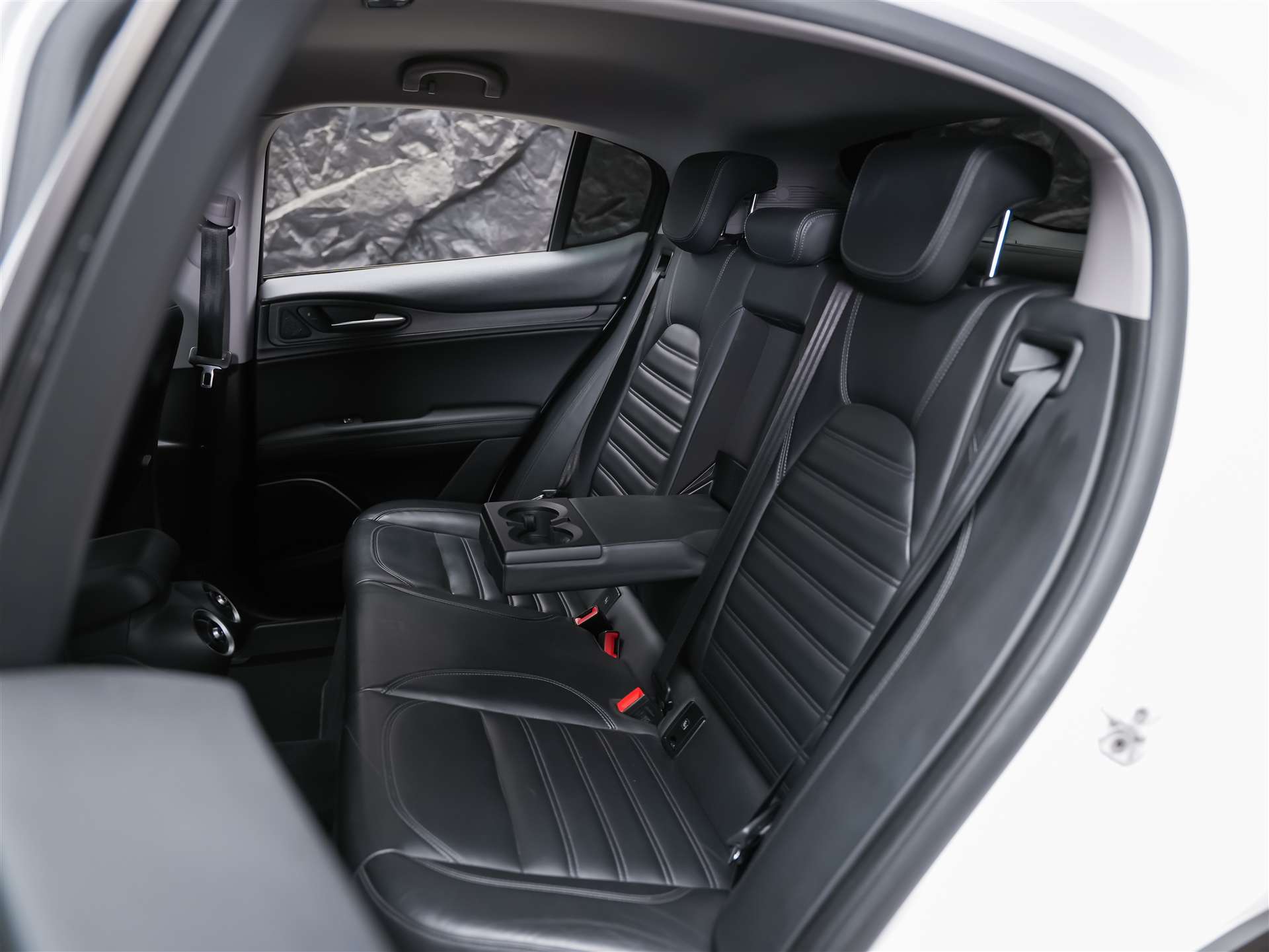 ALFA ROMEO Stelvio 2.0 Super Q4 Automatic *CH Fahrzeug*Lenkradheizung*-image-14